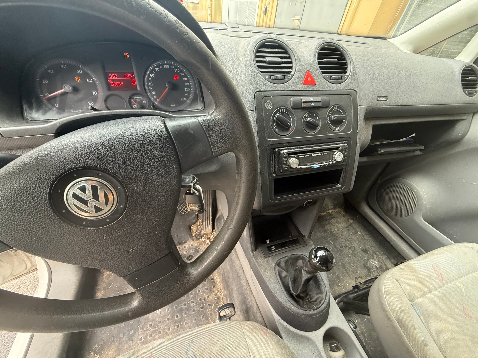 VW Caddy 1.4-image-6