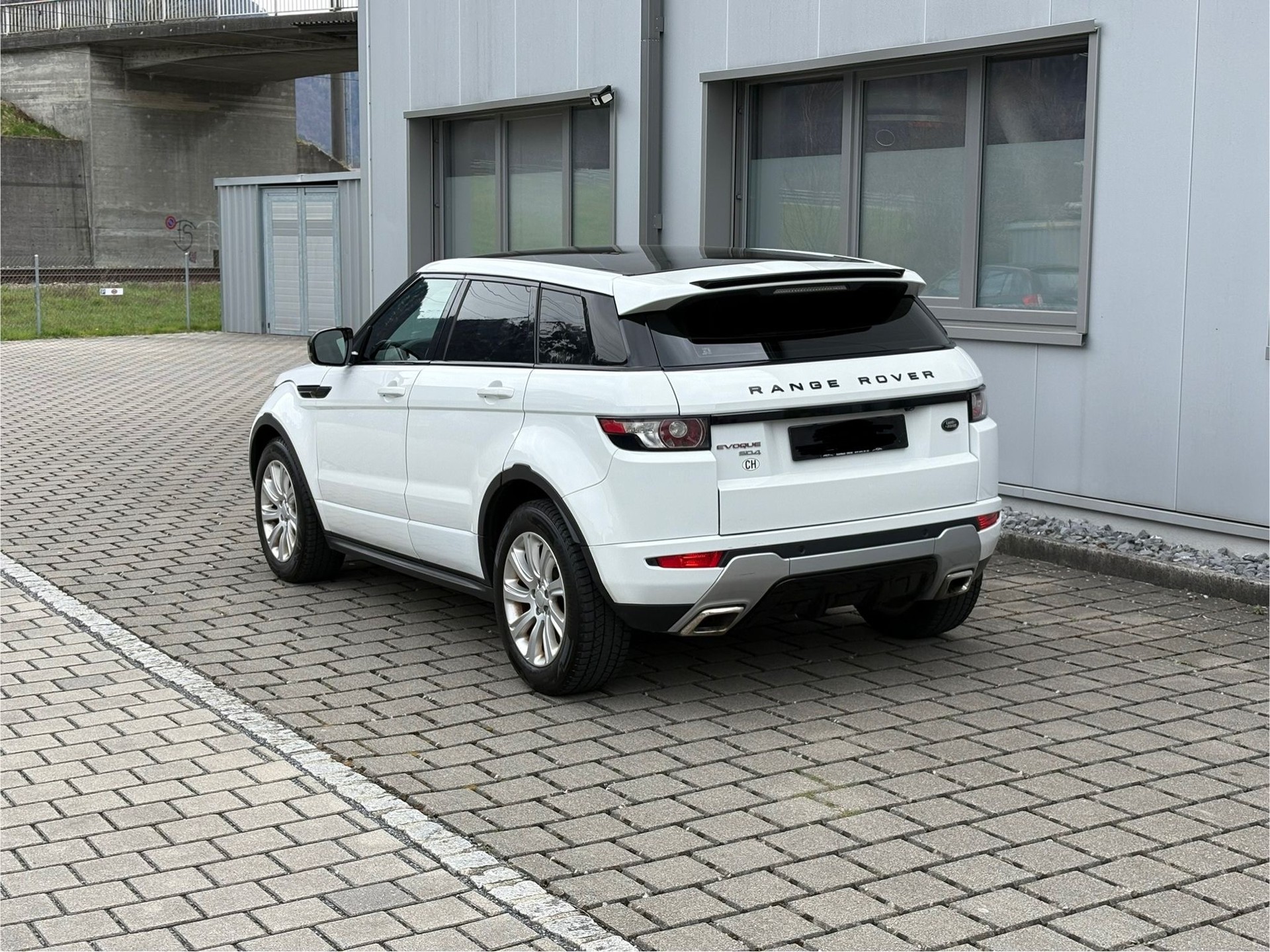 LAND ROVER Range Rover Evoque 2.2 SD4 Prestige AT6-image-6