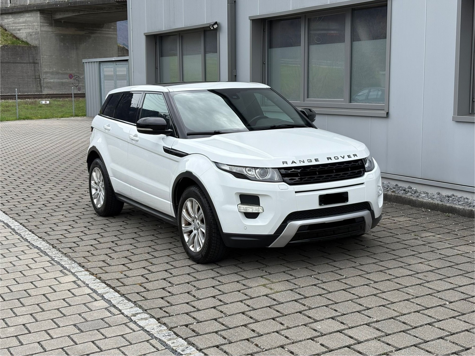 LAND ROVER Range Rover Evoque 2.2 SD4 Prestige AT6-image-12