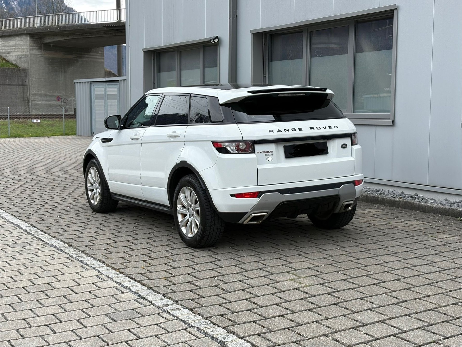 LAND ROVER Range Rover Evoque 2.2 SD4 Prestige AT6-image-11