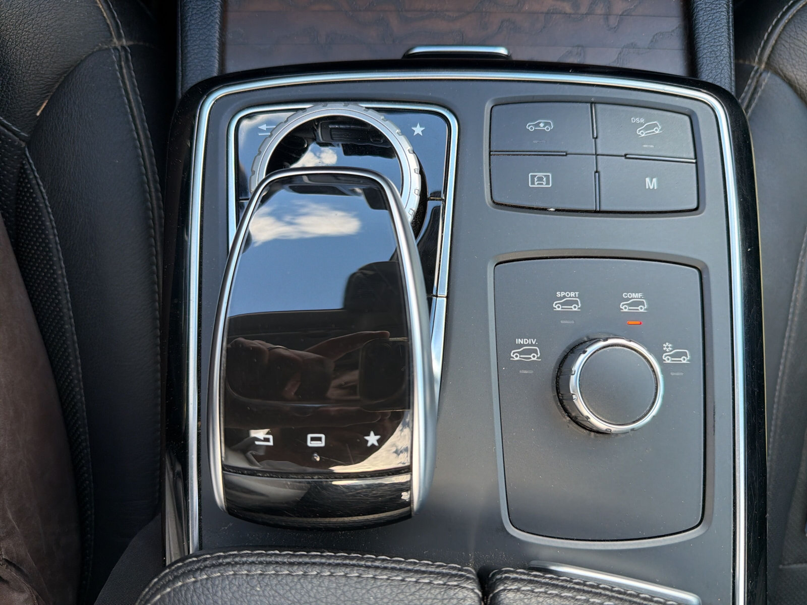 MERCEDES-BENZ GLE 500 e 4Matic-image-25