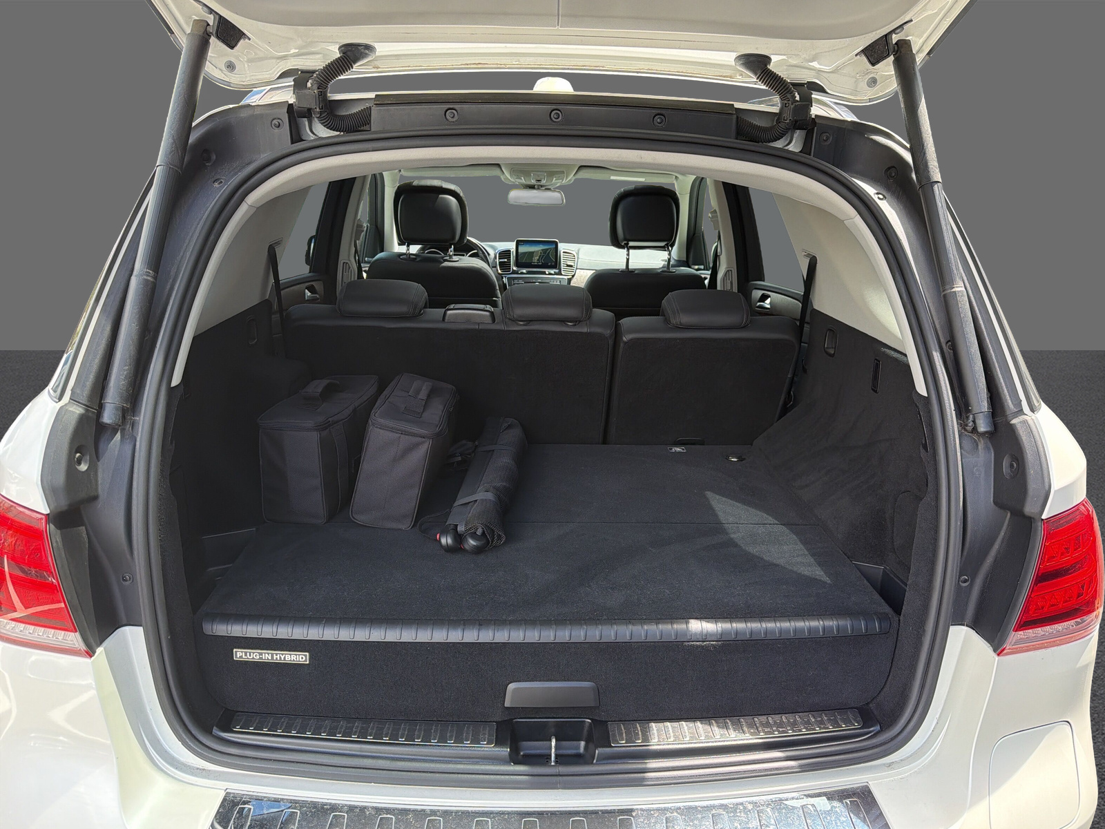 MERCEDES-BENZ GLE 500 e 4Matic-image-19