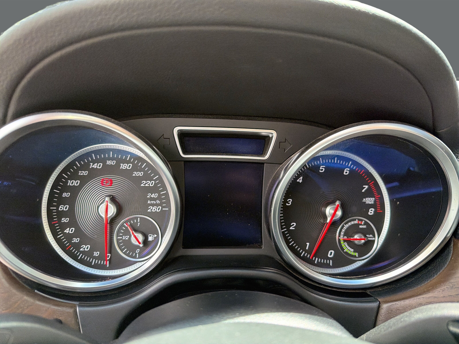 MERCEDES-BENZ GLE 500 e 4Matic-image-10