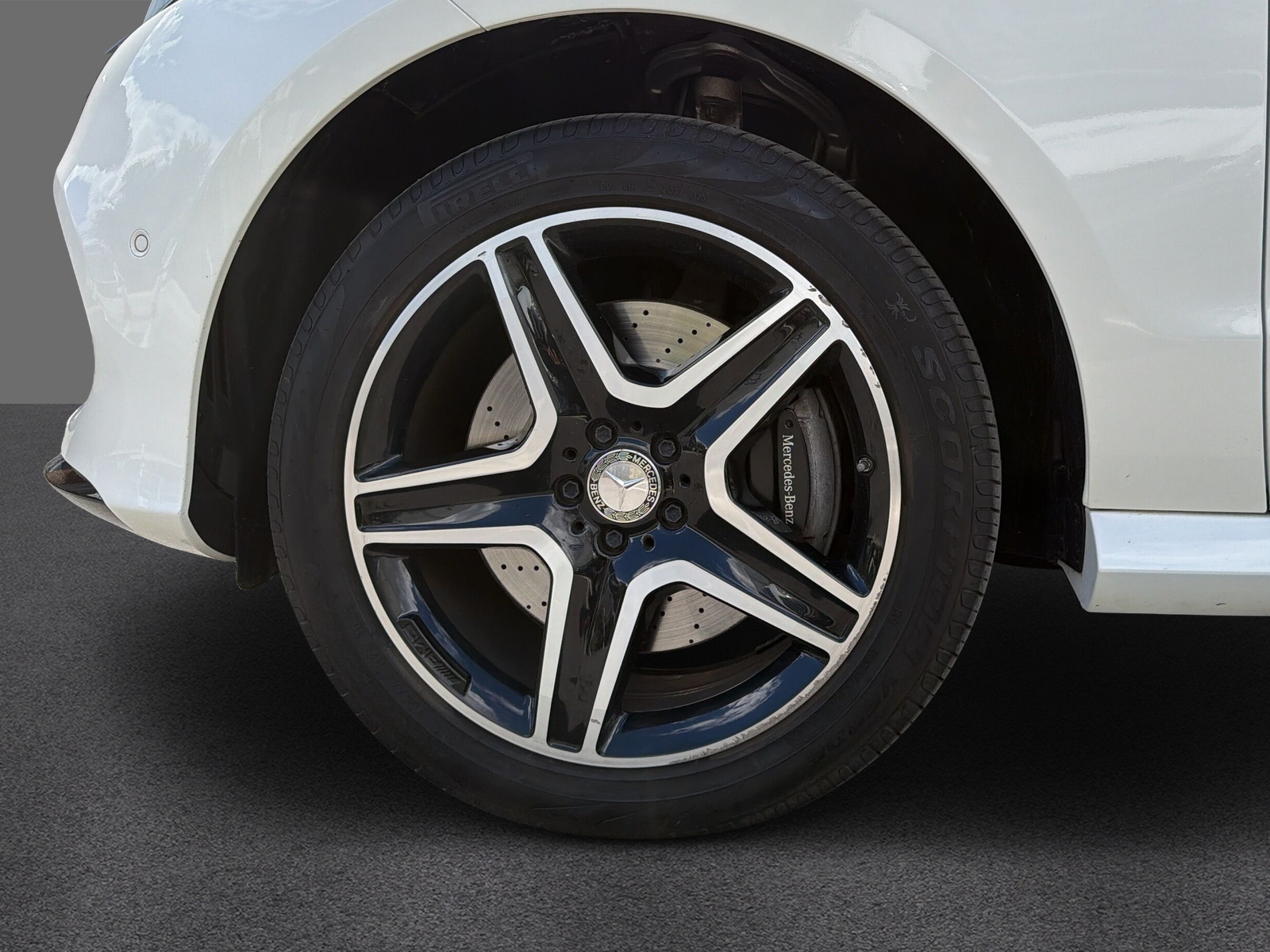 MERCEDES-BENZ GLE 500 e 4Matic-image-20