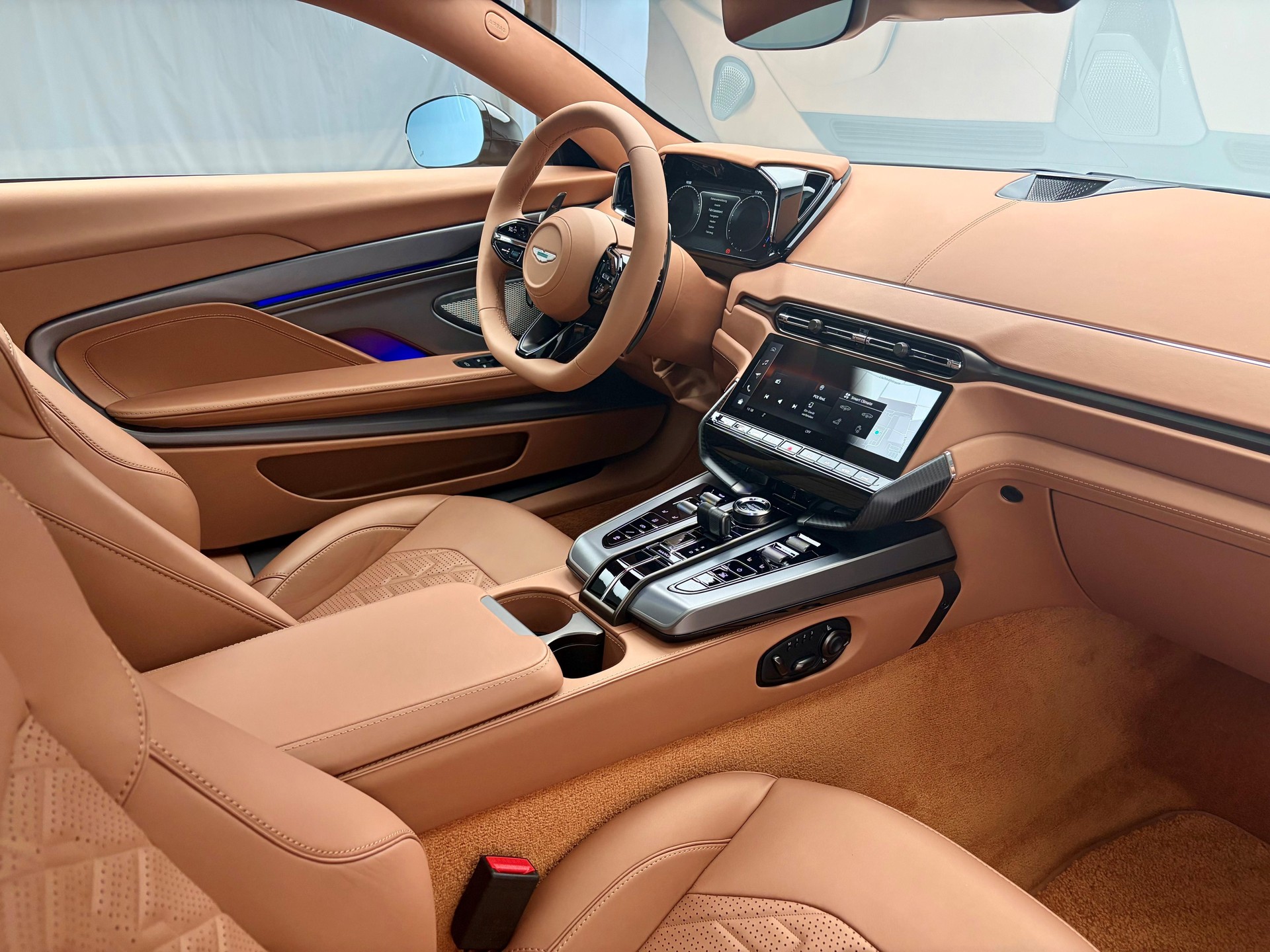 ASTON MARTIN Vanquish 5.2 V12 Bi-Turbo-image-9