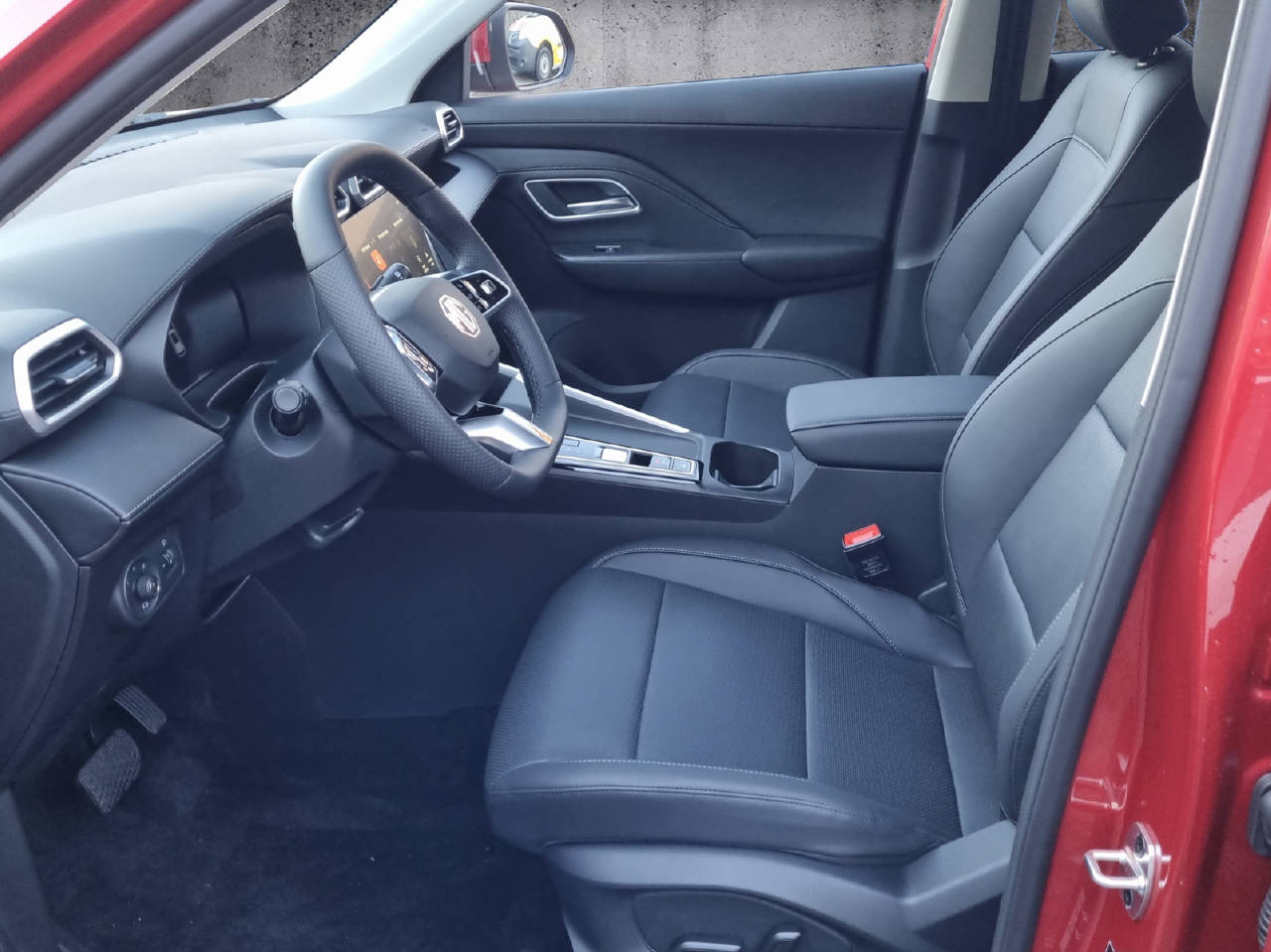 MG ZS 1.5 Hybrid+ Luxury-image-4