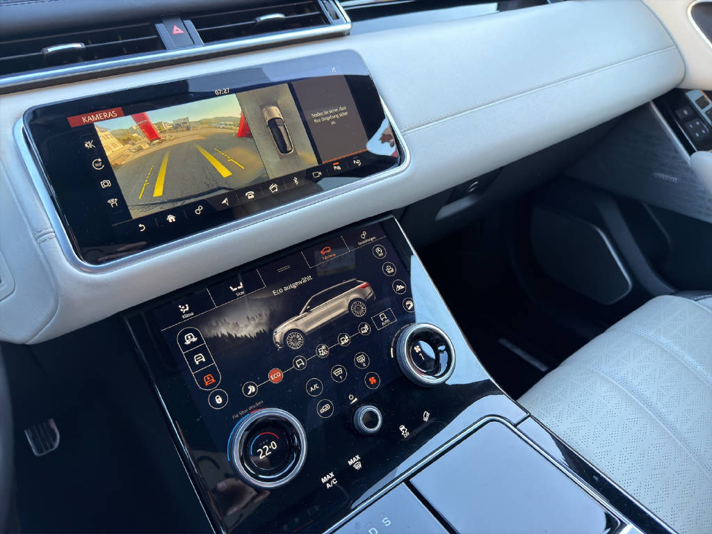 LAND ROVER Range Rover Velar 3.0 D 300 First Edition-image-15