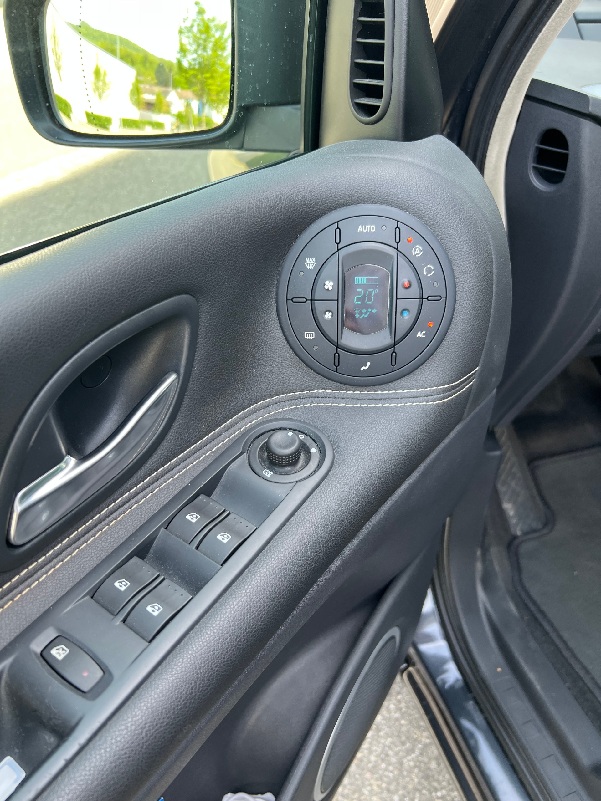 RENAULT Grand Espace 2.0 dCi 175 DPF Dynamique-image-13