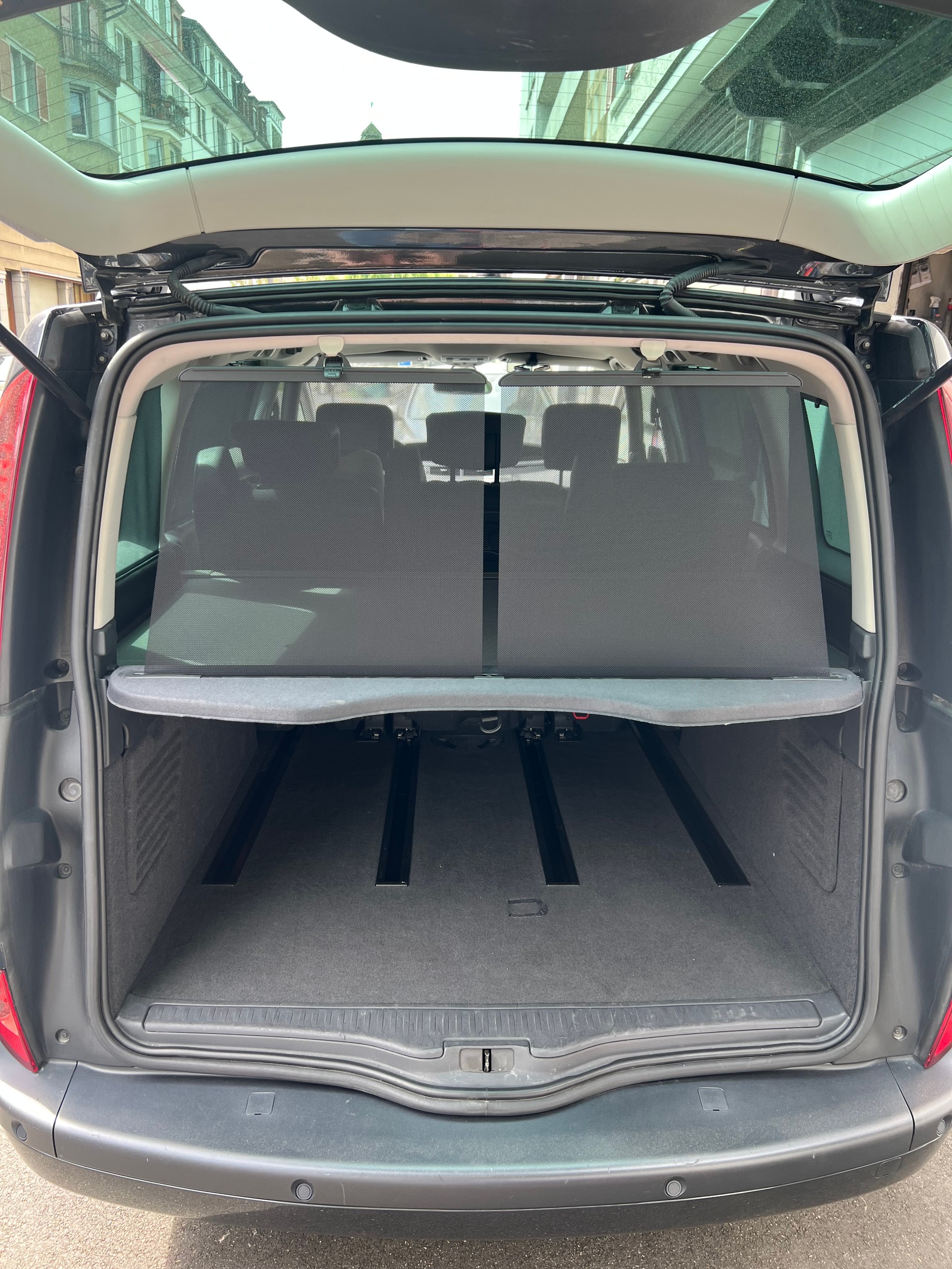 RENAULT Grand Espace 2.0 dCi 175 DPF Dynamique-image-12