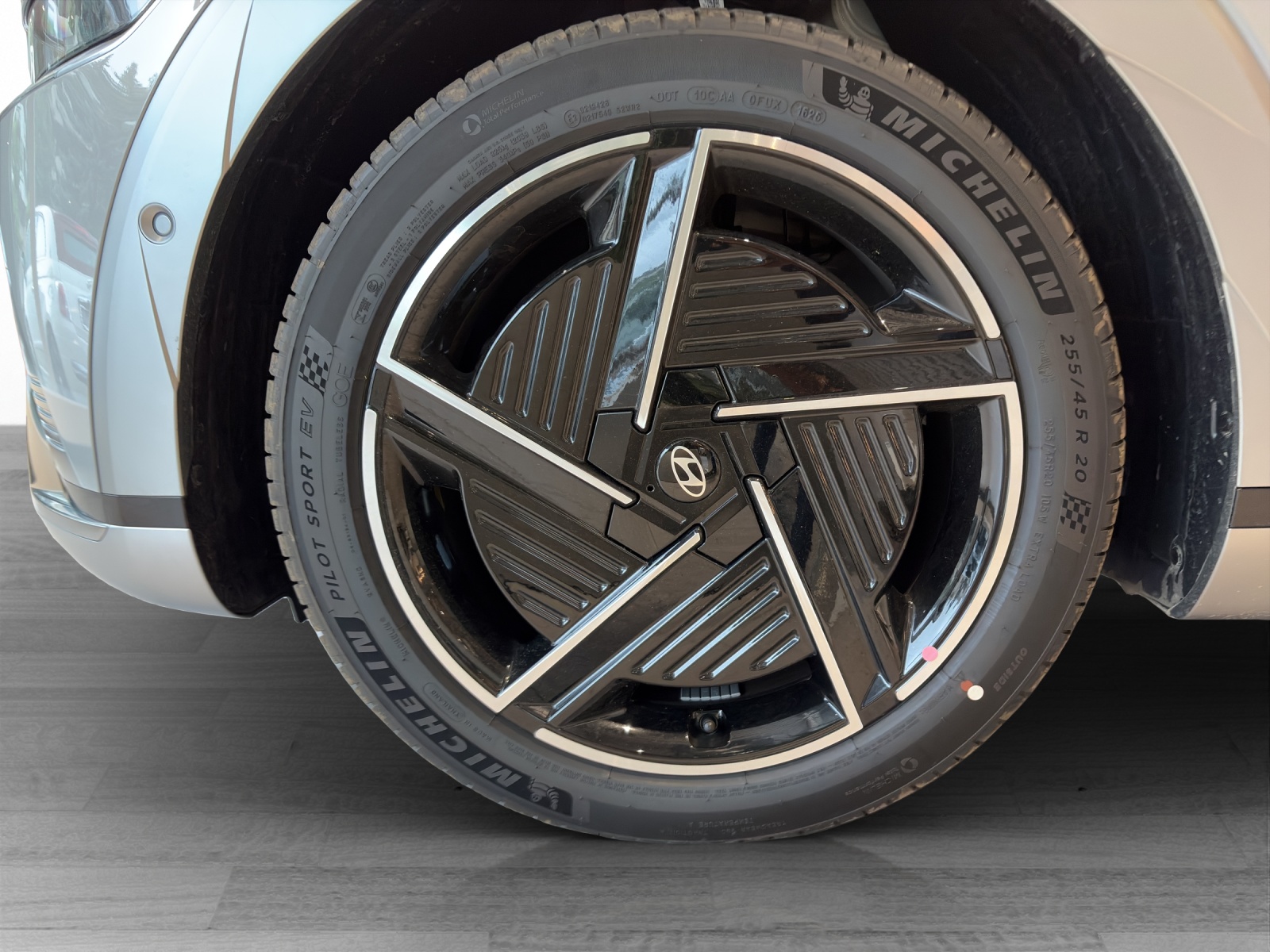 HYUNDAI Ioniq 5 Vertex 84kWh 4WD-image-12