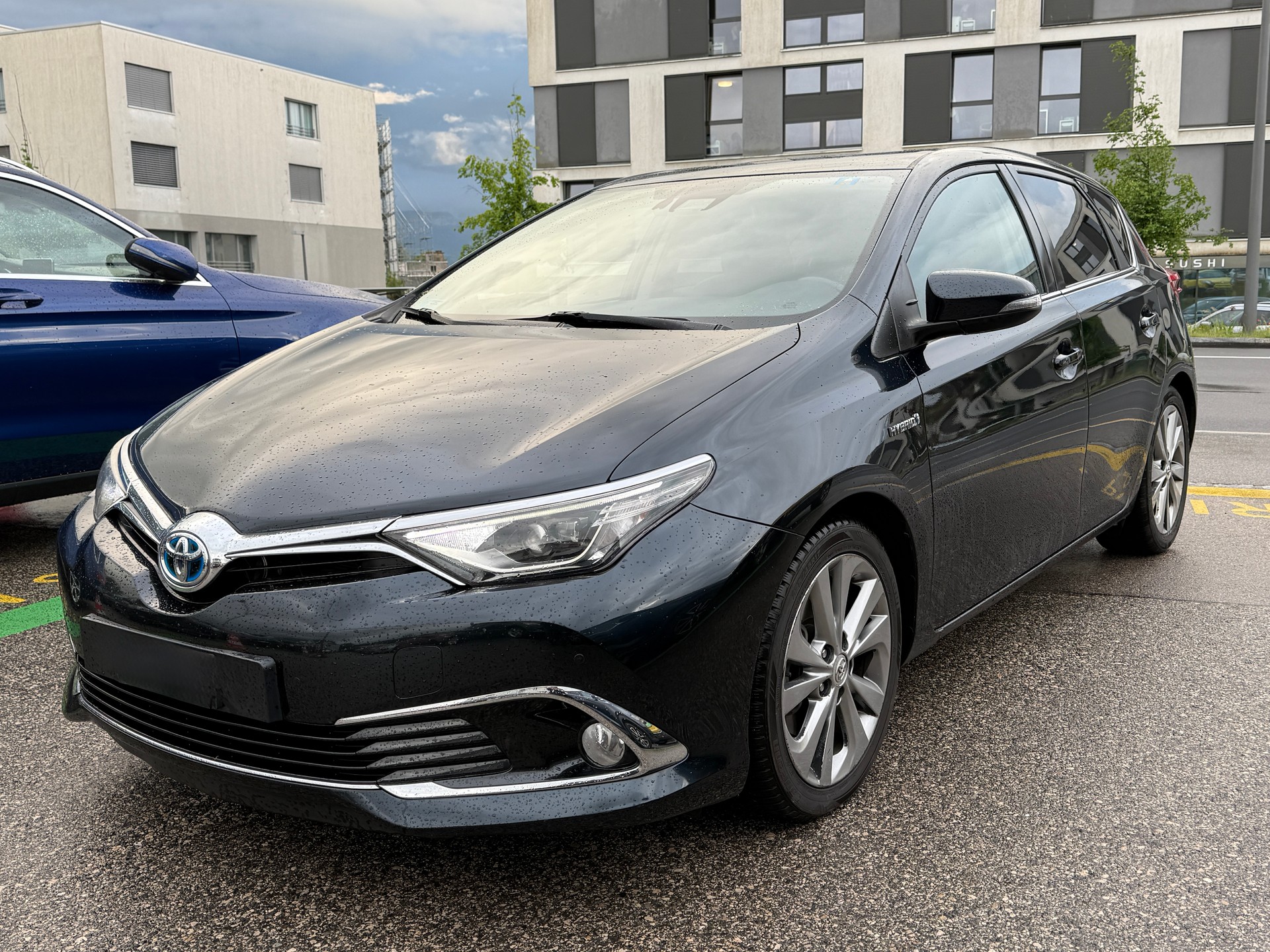 TOYOTA Auris 1.8 HSD Sol e-CVT-showroom-element-2