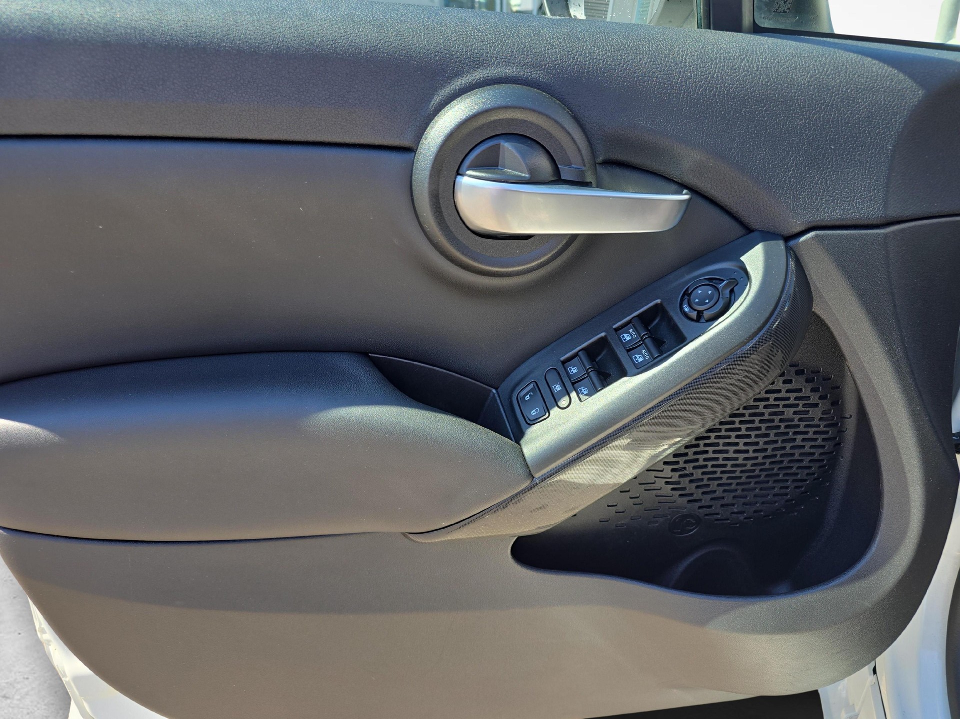 FIAT 500 X 1.5 Hybrid Dolcevita Swiss Edition / ab 3,99% Leasing bei Abschluss einer Protect Autoversicherung-image-18