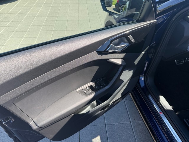 AUDI A1 Sportback 30 TFSI S Line Attraction S-tronic-image-10