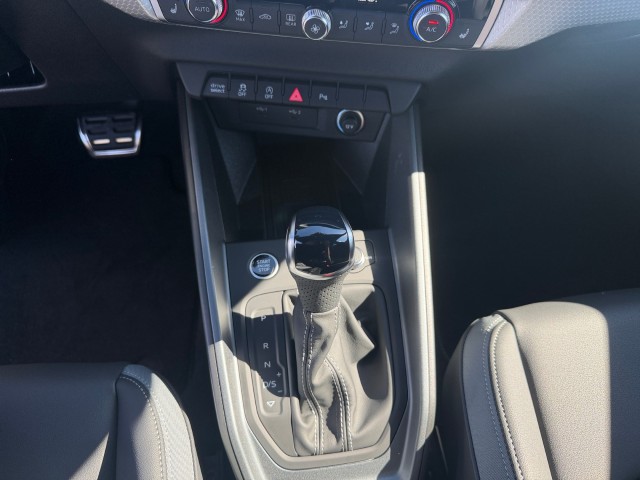 AUDI A1 Sportback 30 TFSI S Line Attraction S-tronic-image-14