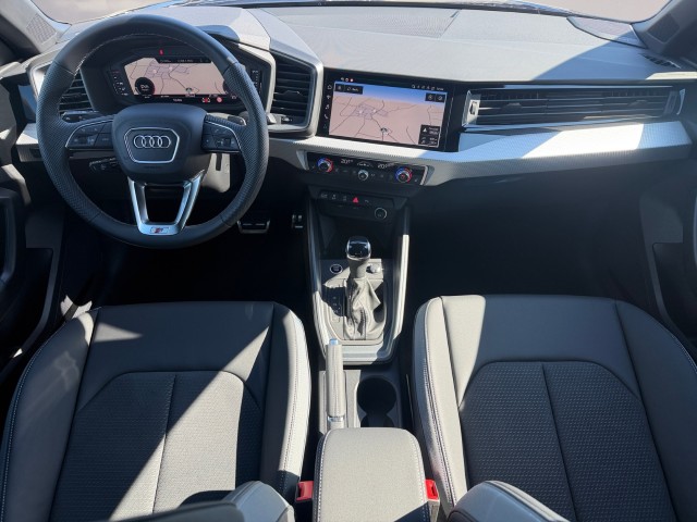 AUDI A1 Sportback 30 TFSI S Line Attraction S-tronic-image-11