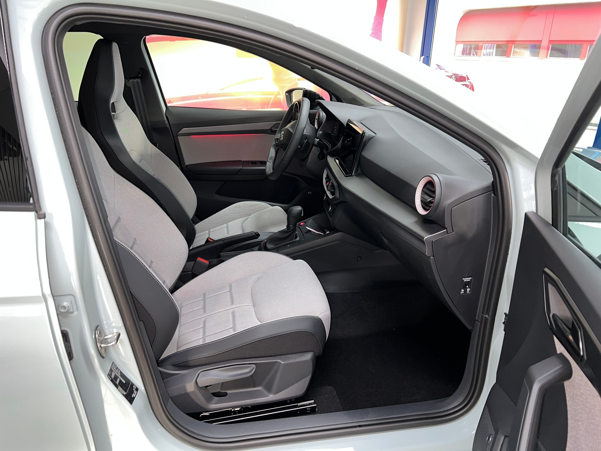 SEAT Ibiza 1.5 EcoTSI FR DSG / Neustes Modell / 5 Jahre Garantie-image-7