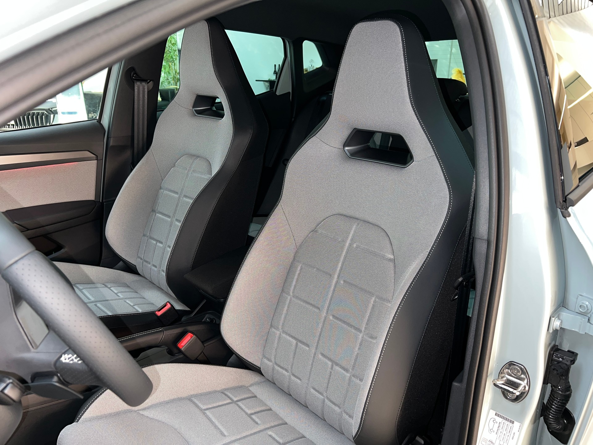 SEAT Ibiza 1.5 EcoTSI FR DSG / Neustes Modell / 5 Jahre Garantie-image-8