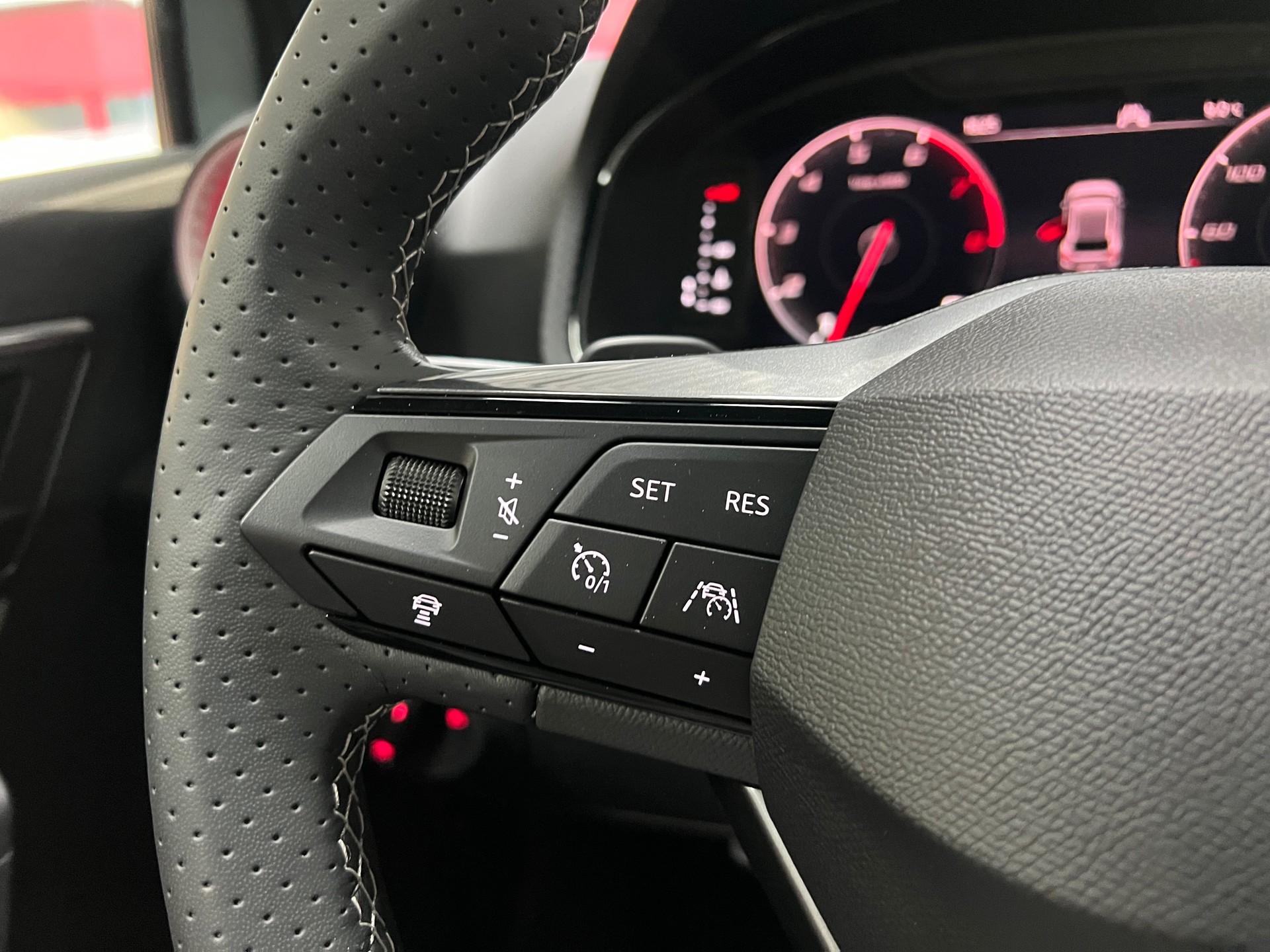 SEAT Ibiza 1.5 EcoTSI FR DSG / Neustes Modell / 5 Jahre Garantie-image-14