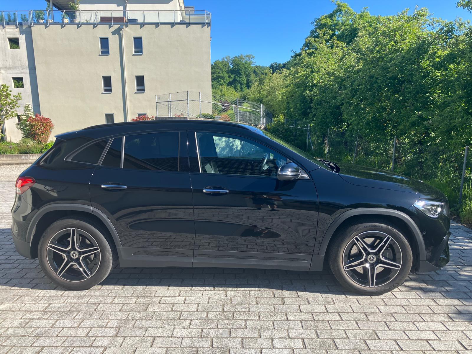 MERCEDES-BENZ GLA 250 AMG Line 4matic-image-5