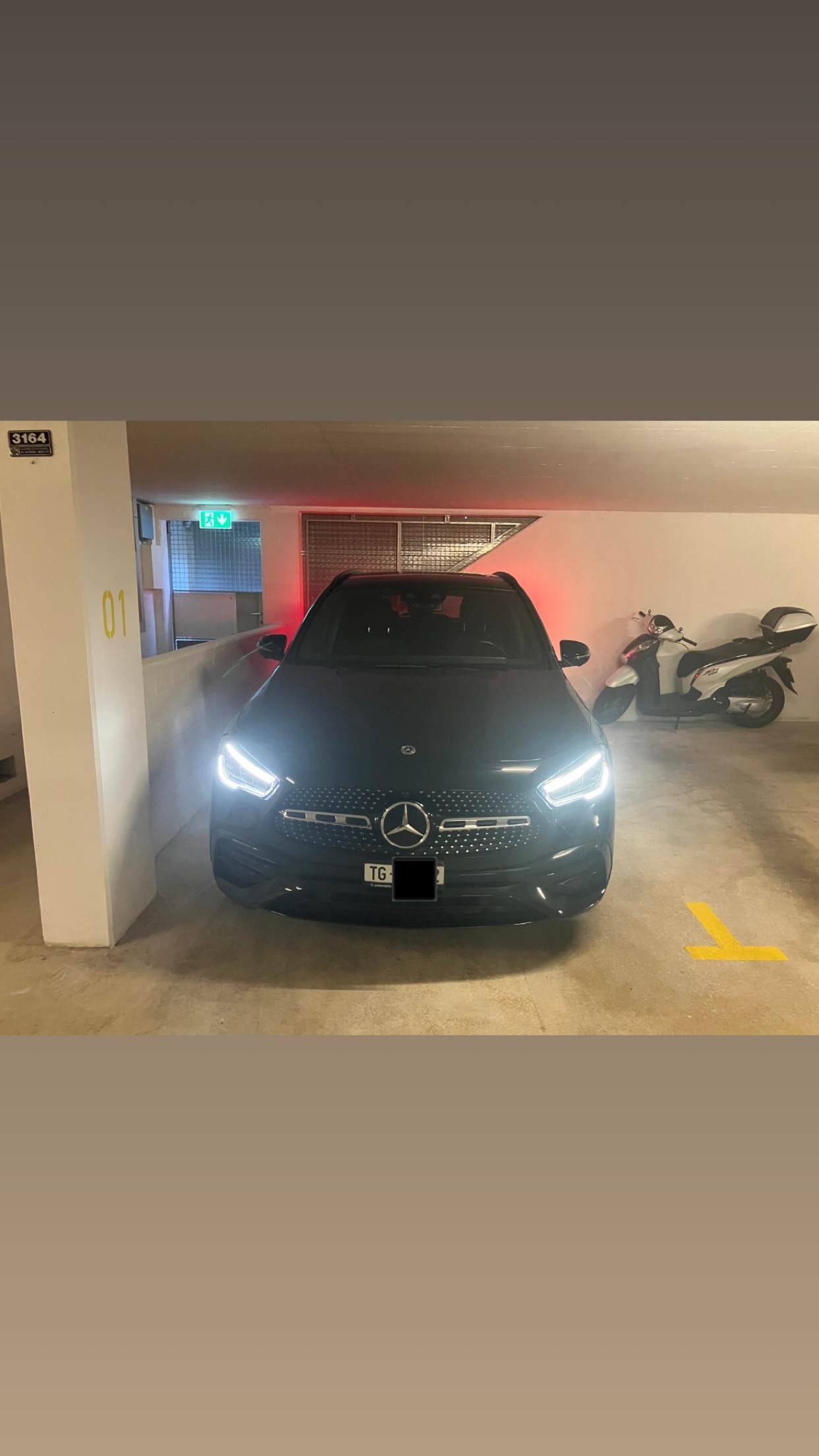 MERCEDES-BENZ GLA 250 AMG Line 4matic-image-7