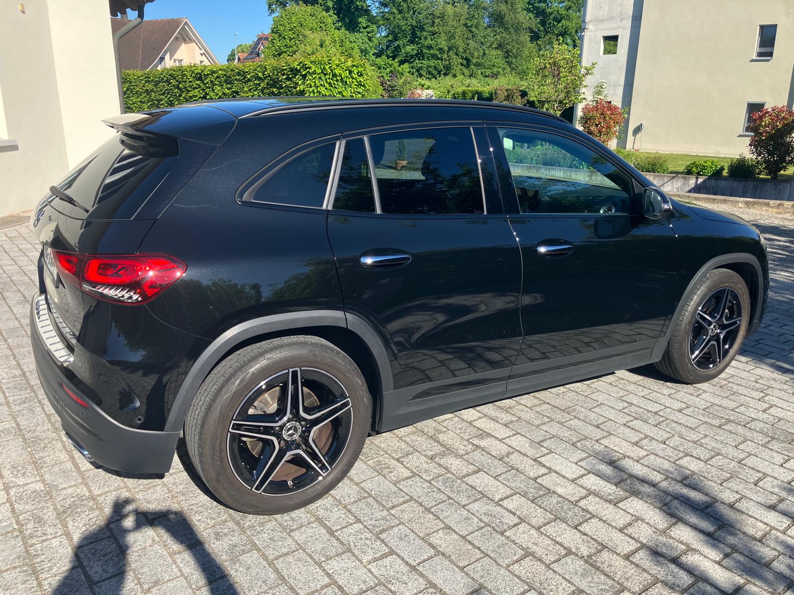 MERCEDES-BENZ GLA 250 AMG Line 4matic-image-4