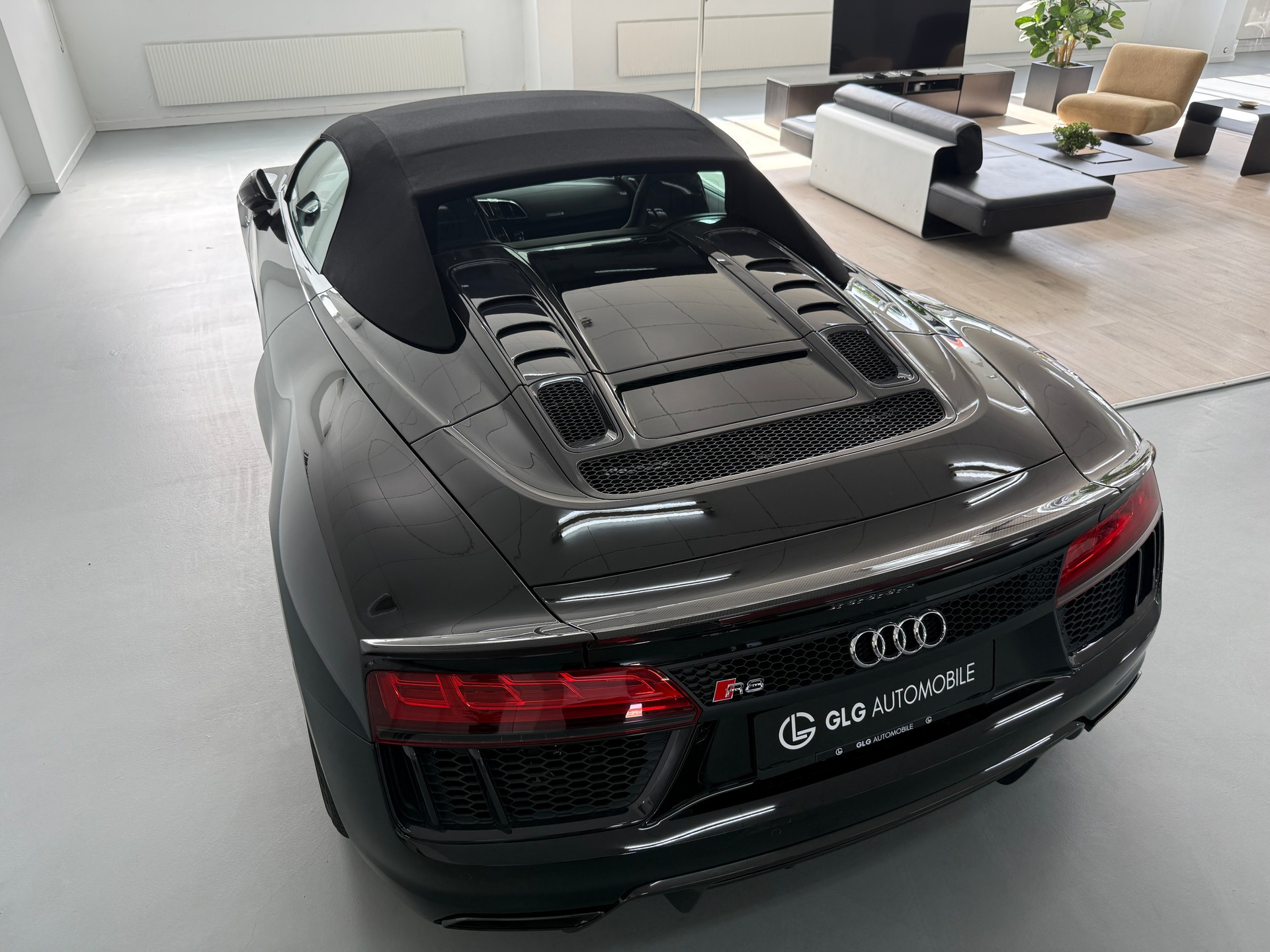 AUDI R8 Spyder 5.2 V10 plus S-Tronic-image-14