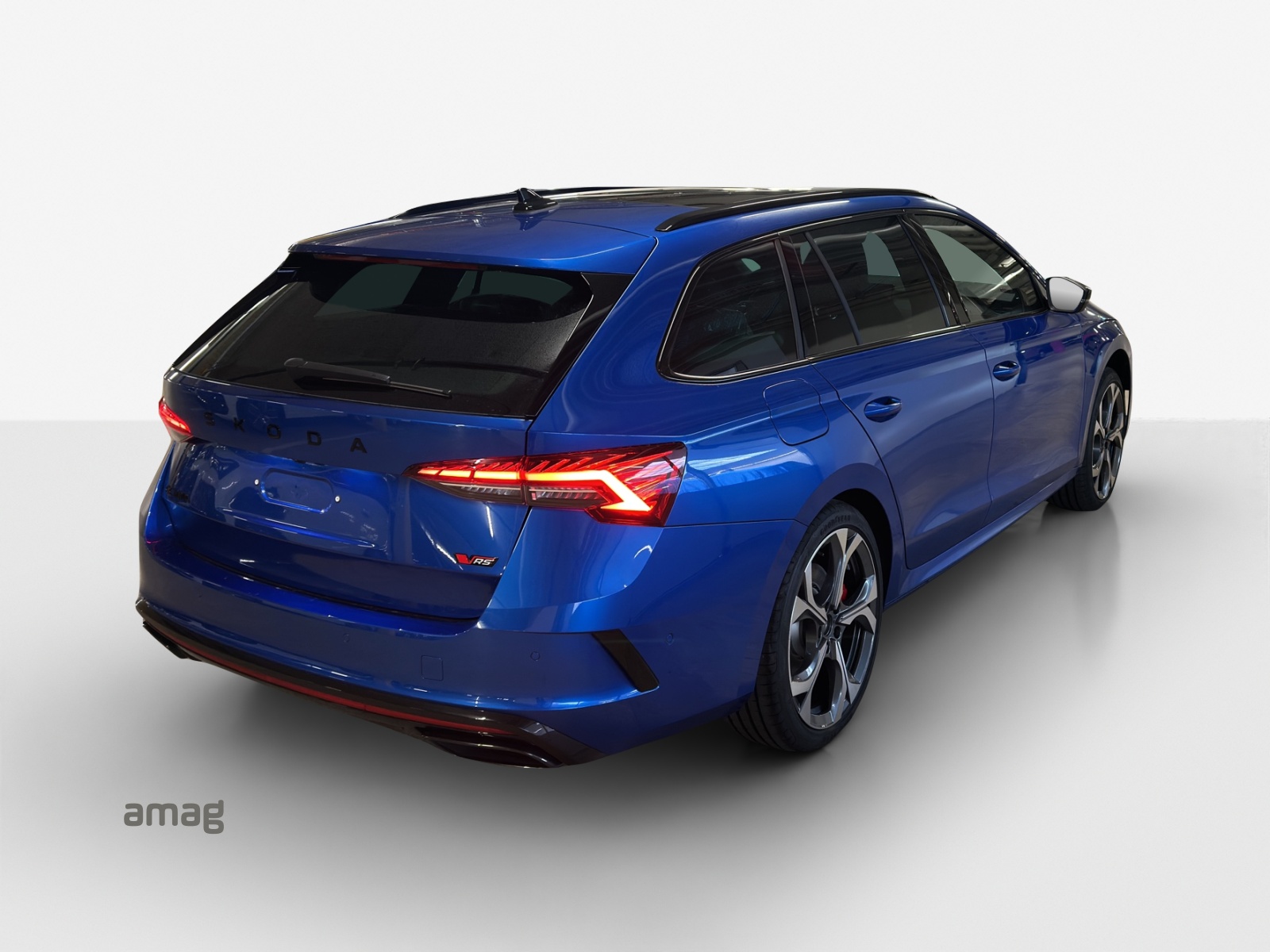 SKODA Octavia Combi 2.0 TSI DSG RS-image-17