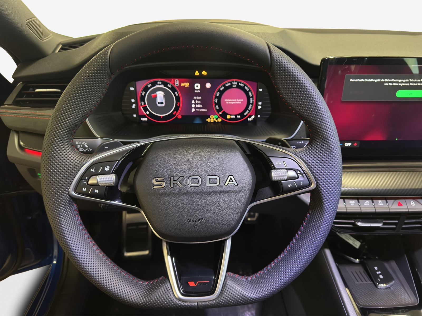 SKODA Octavia Combi 2.0 TSI DSG RS-image-22