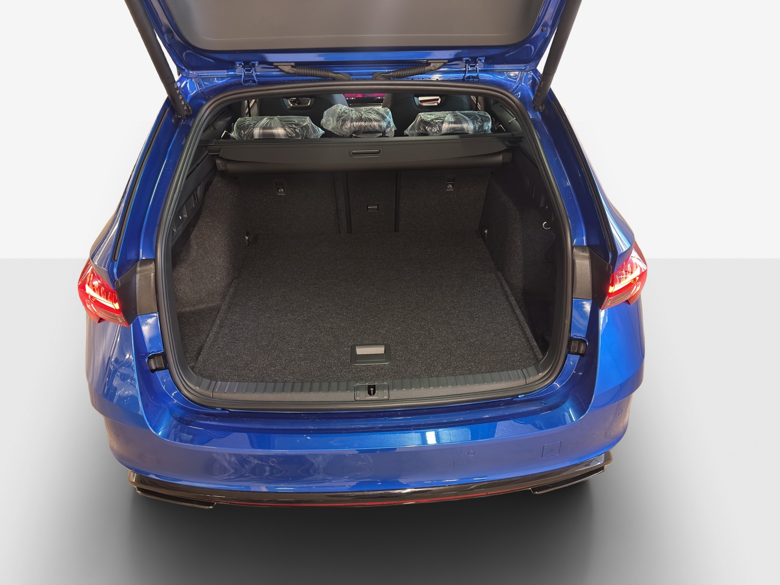 SKODA Octavia Combi 2.0 TSI DSG RS-image-25