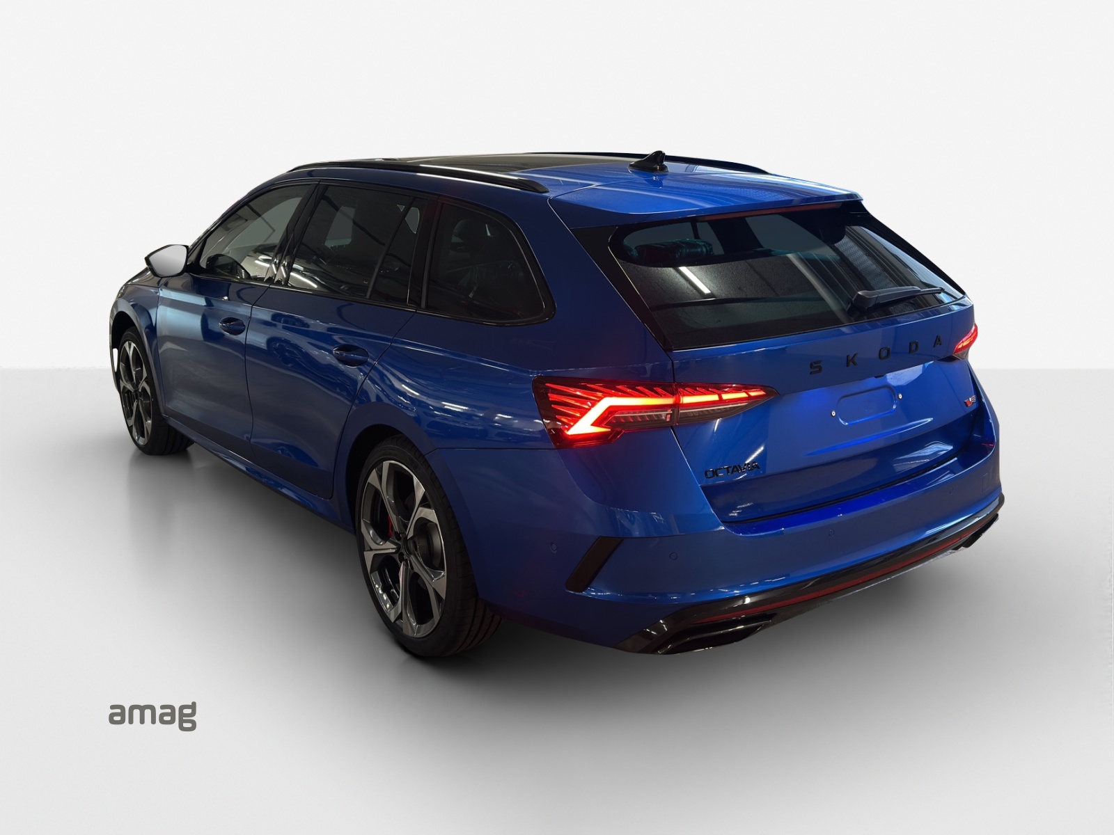 SKODA Octavia Combi 2.0 TSI DSG RS-image-15