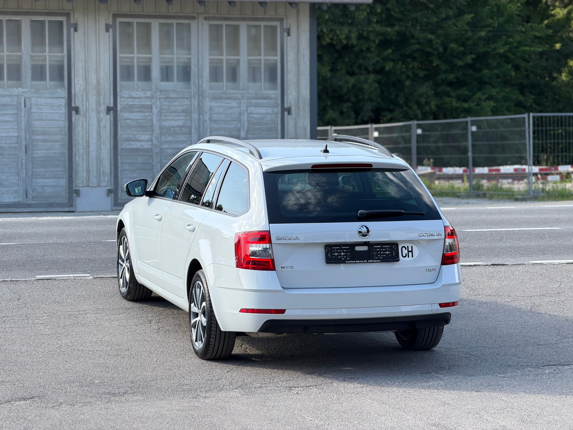 SKODA Octavia Combi 2.0 TDI Ambition 4x4 AHK 2.0T-image-6