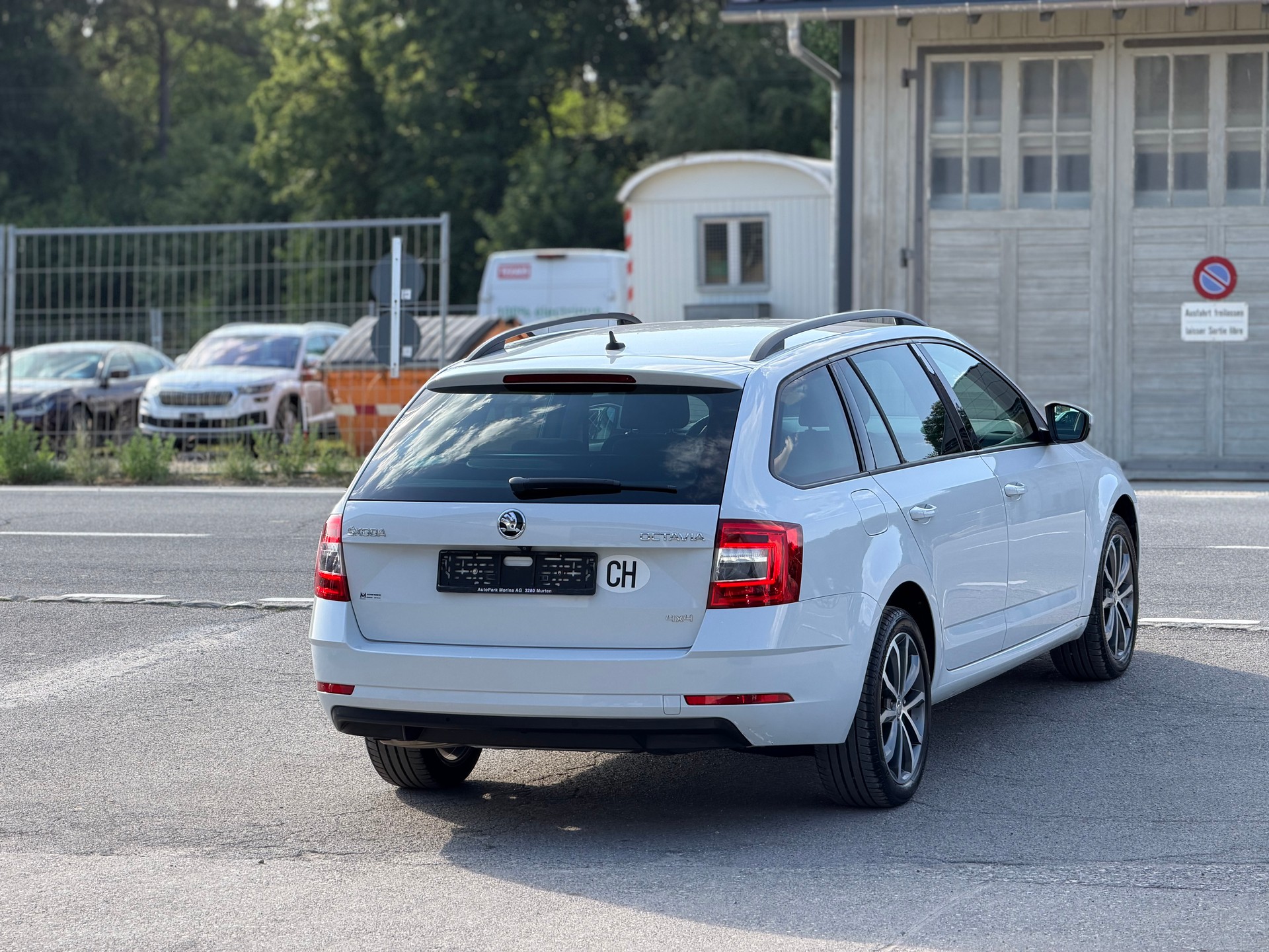 SKODA Octavia Combi 2.0 TDI Ambition 4x4 AHK 2.0T-image-4