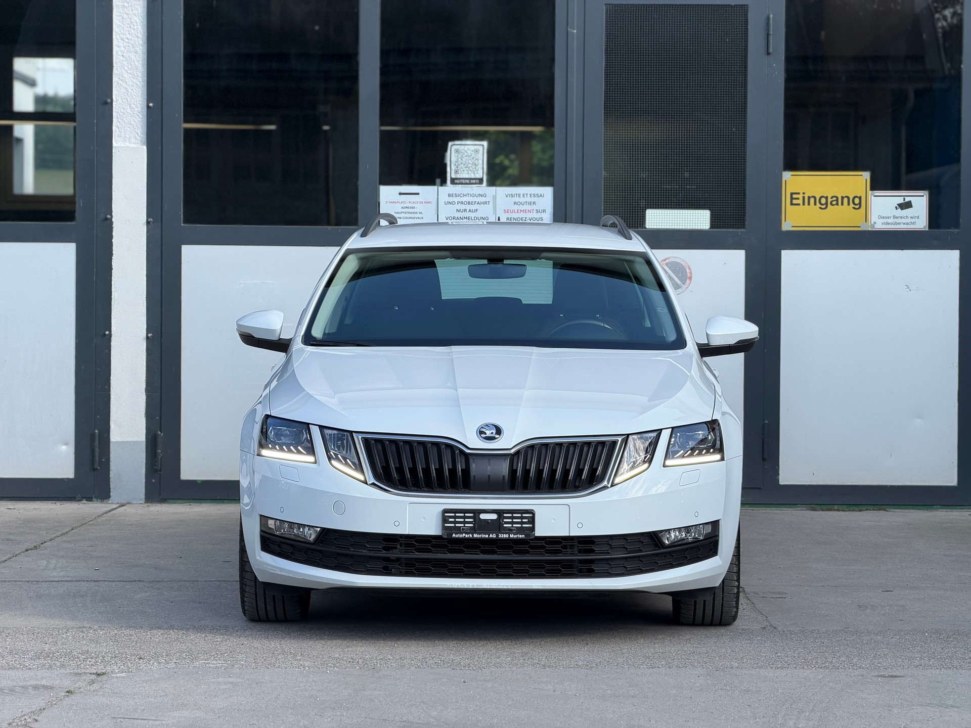 SKODA Octavia Combi 2.0 TDI Ambition 4x4 AHK 2.0T-showroom-element-2