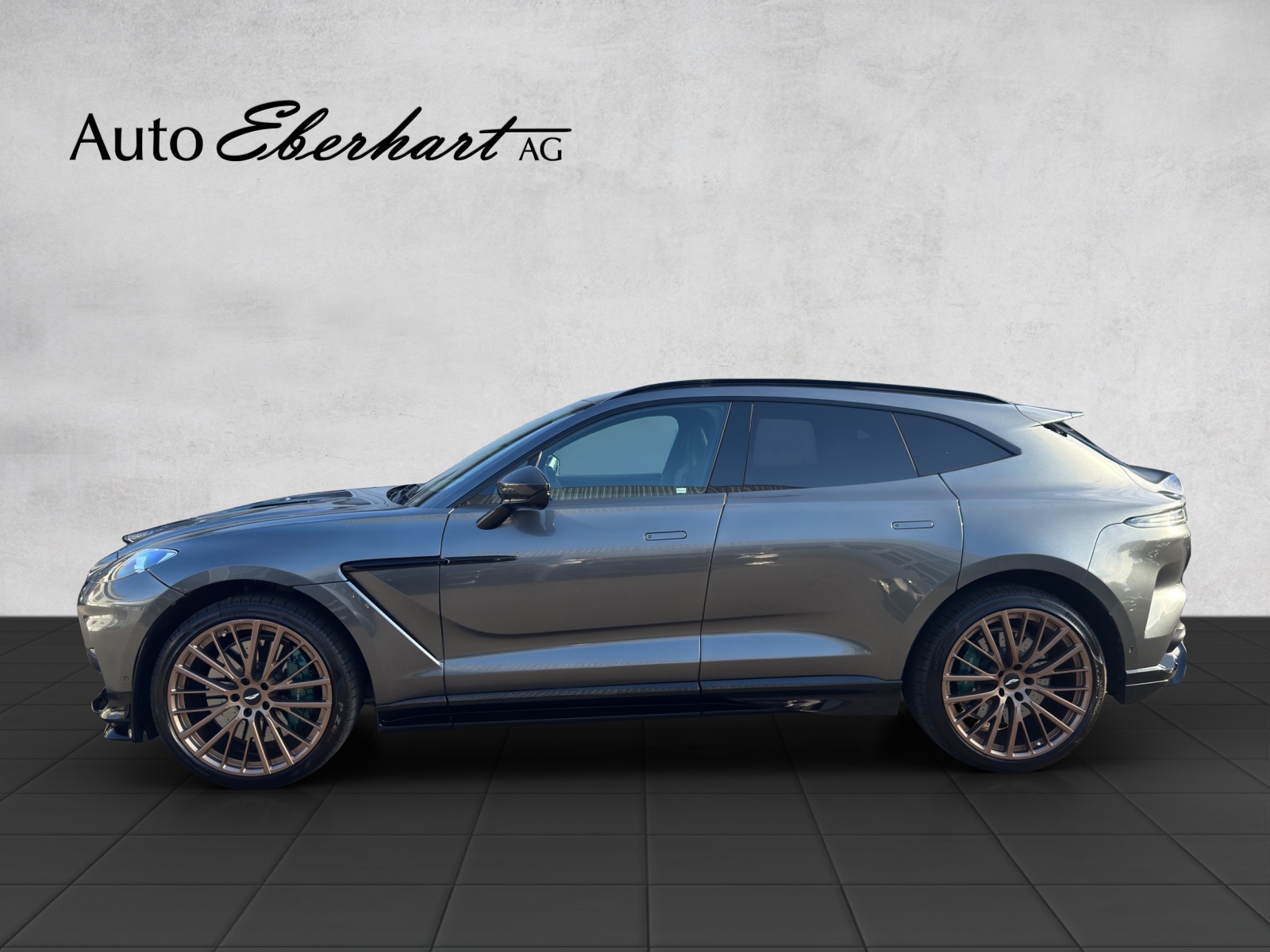 ASTON MARTIN DBX 707-showroom-element-2