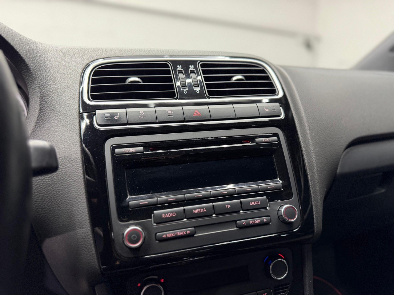 VW Polo 1.4 TSI GTI DSG | Leder-Alcantara | Tempomat-image-12