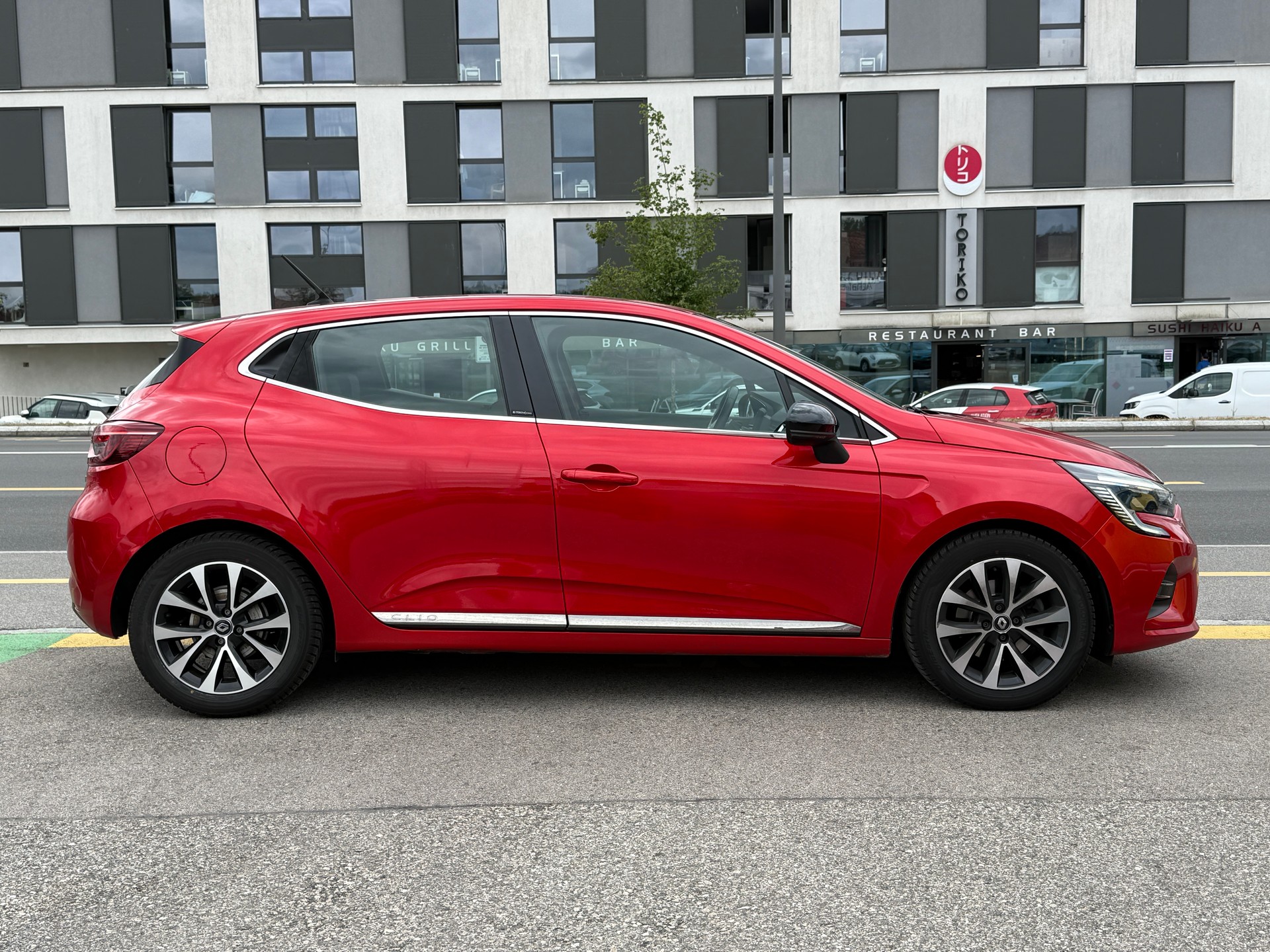 RENAULT Clio 1.6 E-Tech Intens-image-9