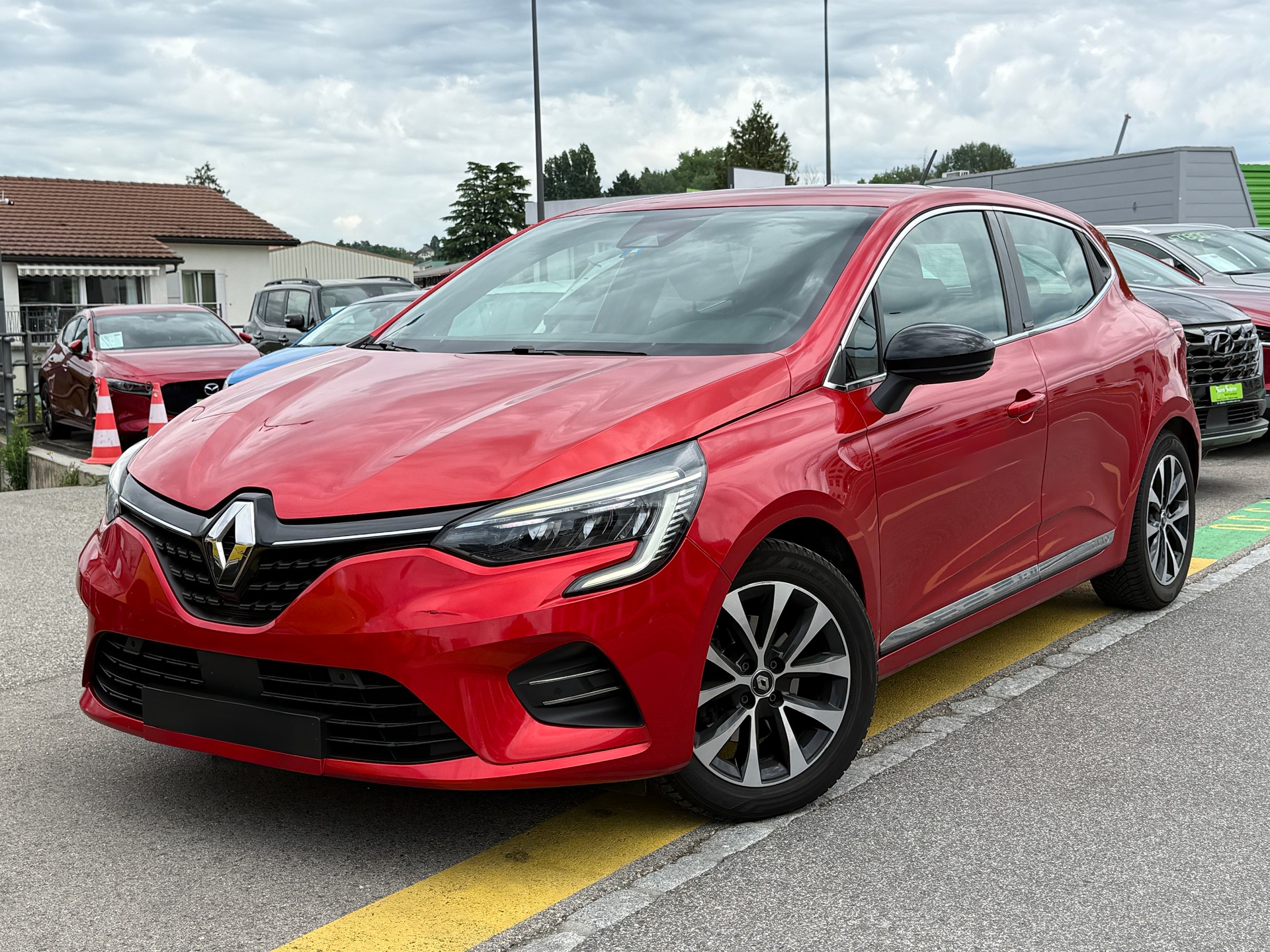 RENAULT Clio 1.6 E-Tech Intens