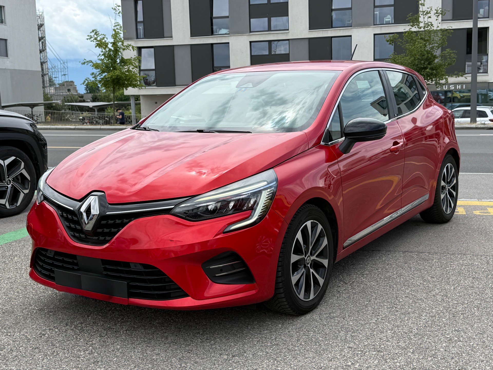 RENAULT Clio 1.6 E-Tech Intens-showroom-element-3
