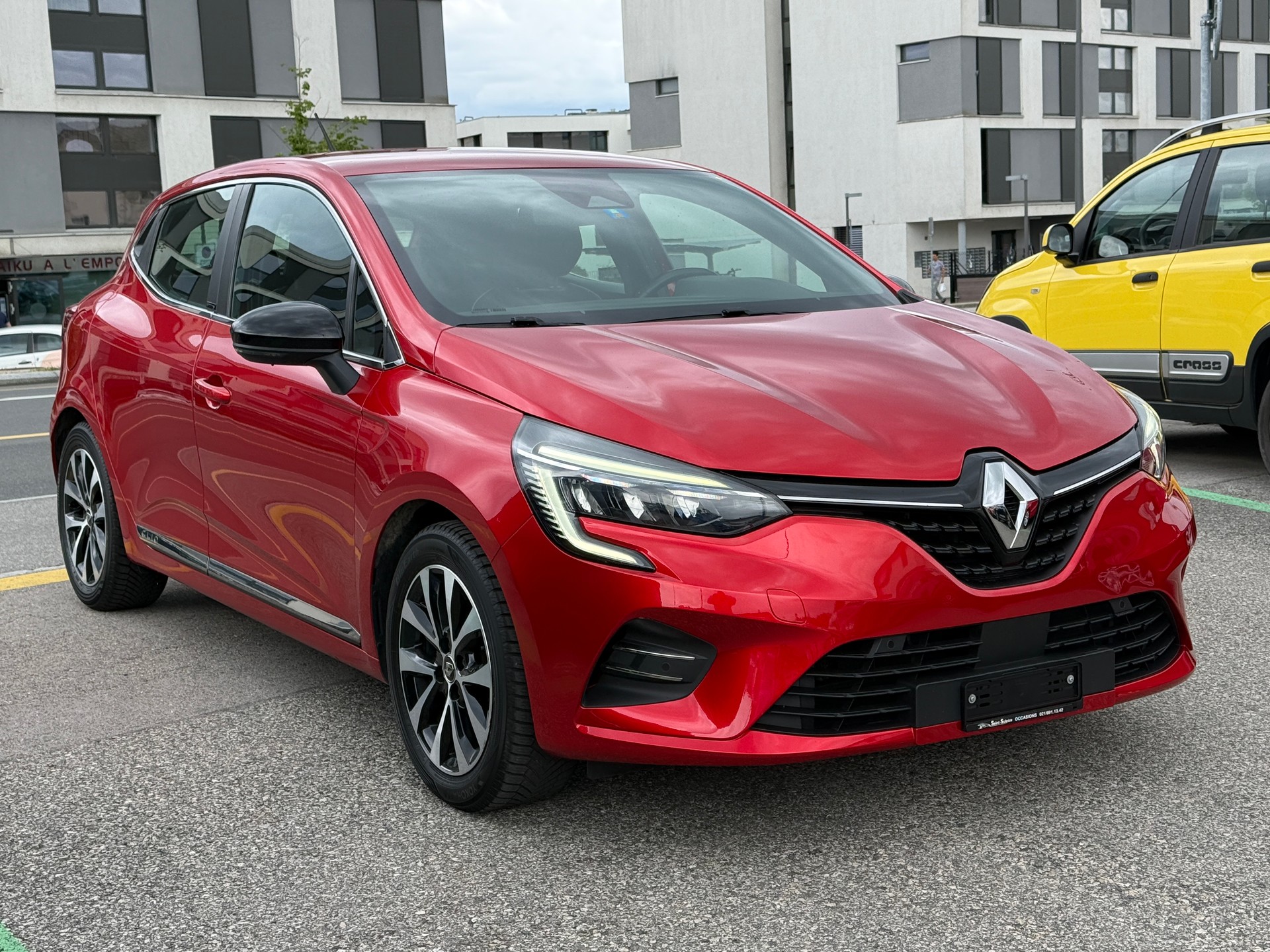 RENAULT Clio 1.6 E-Tech Intens-showroom-element-2