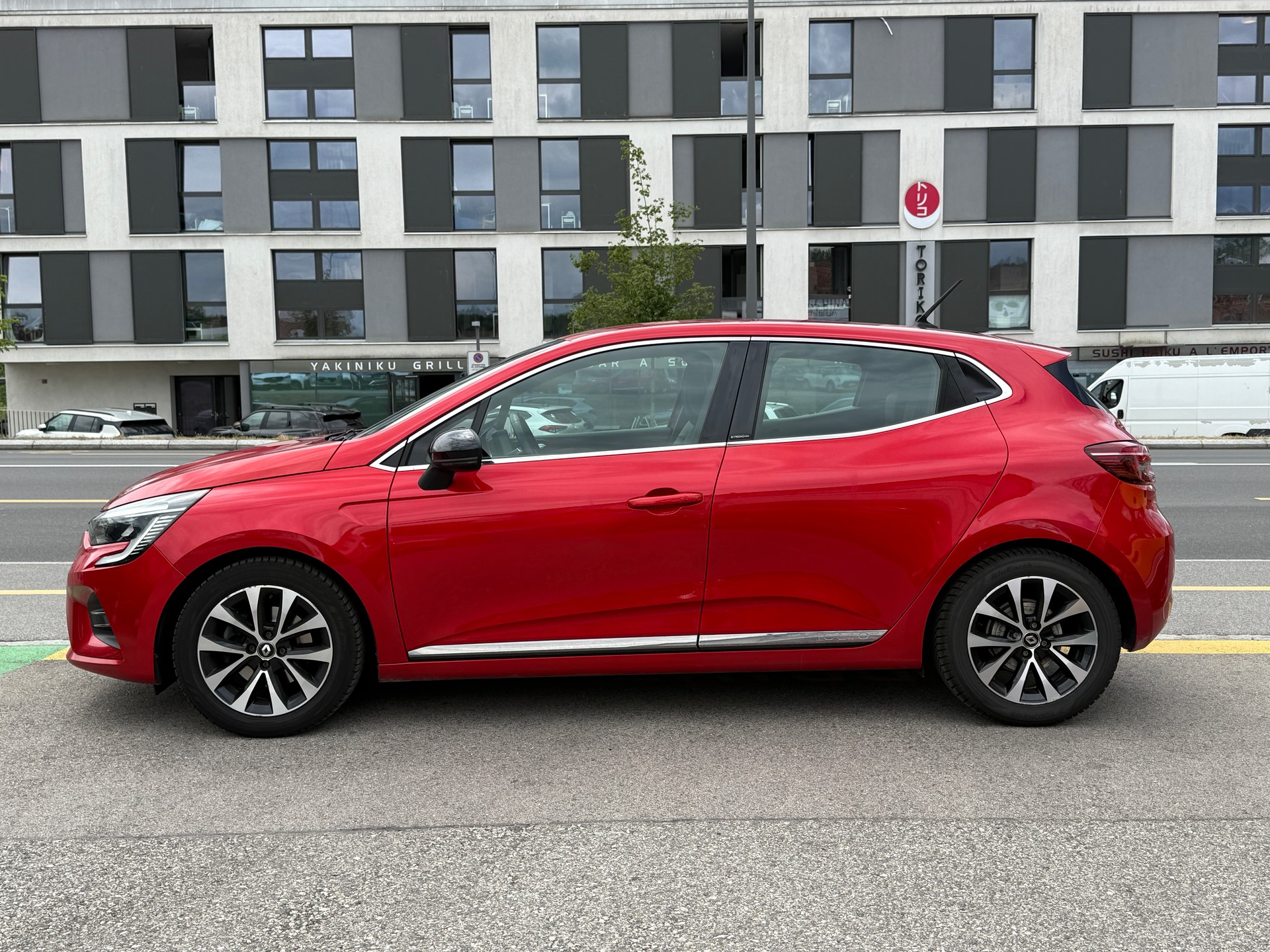 RENAULT Clio 1.6 E-Tech Intens-image-8