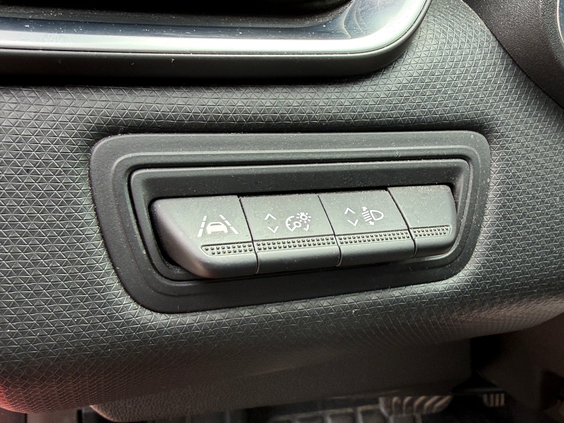 RENAULT Clio 1.6 E-Tech Intens-image-23