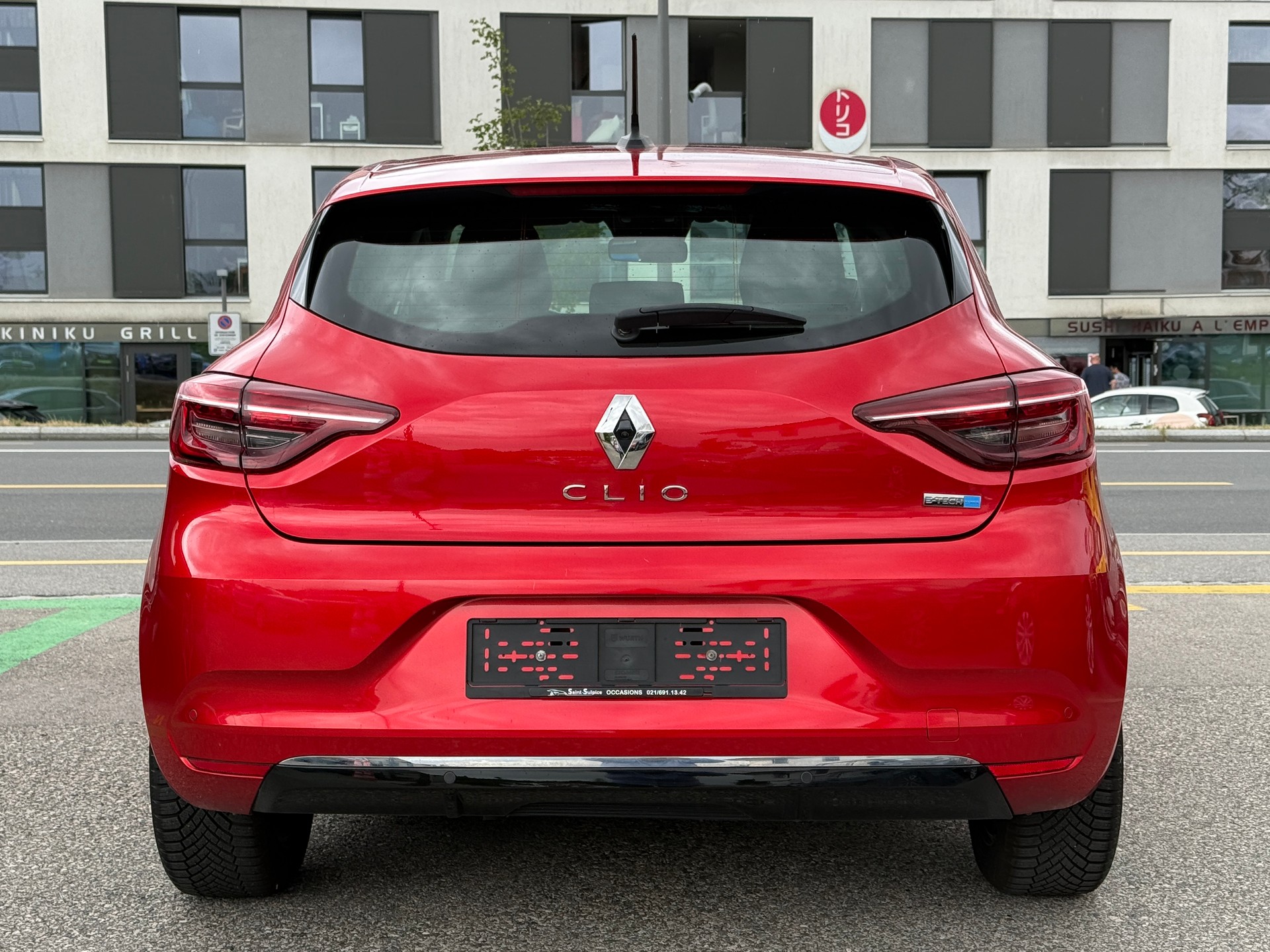 RENAULT Clio 1.6 E-Tech Intens-showroom-element-3