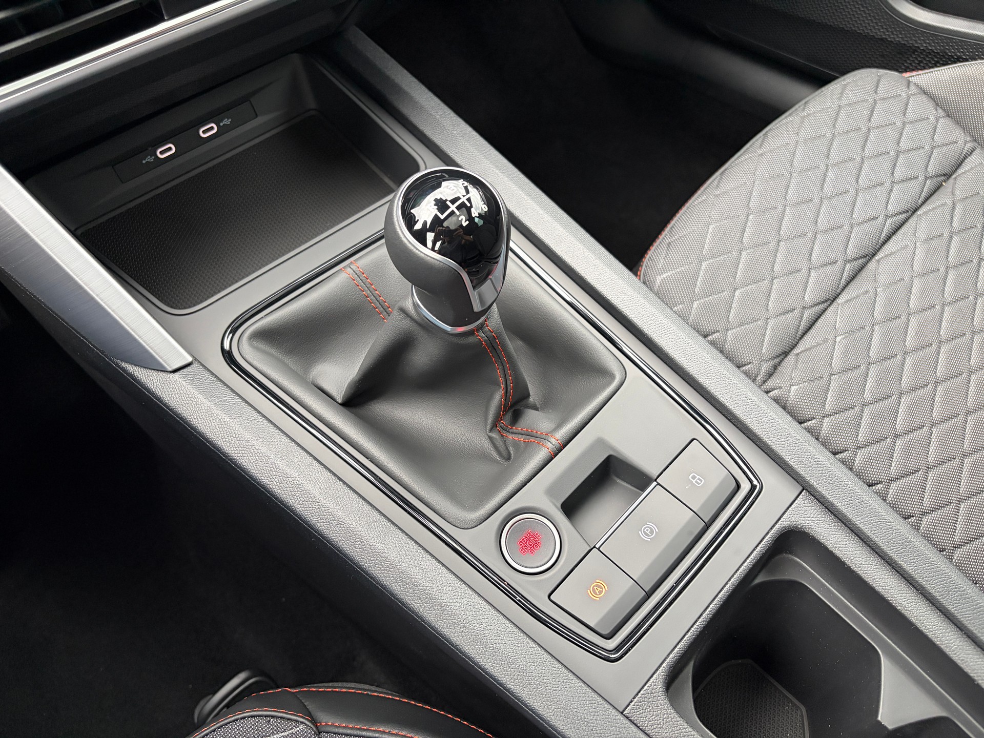 SEAT Leon 1.5 TSI FR *10 JAHRE HERSTELLERGARANTIE*-image-4