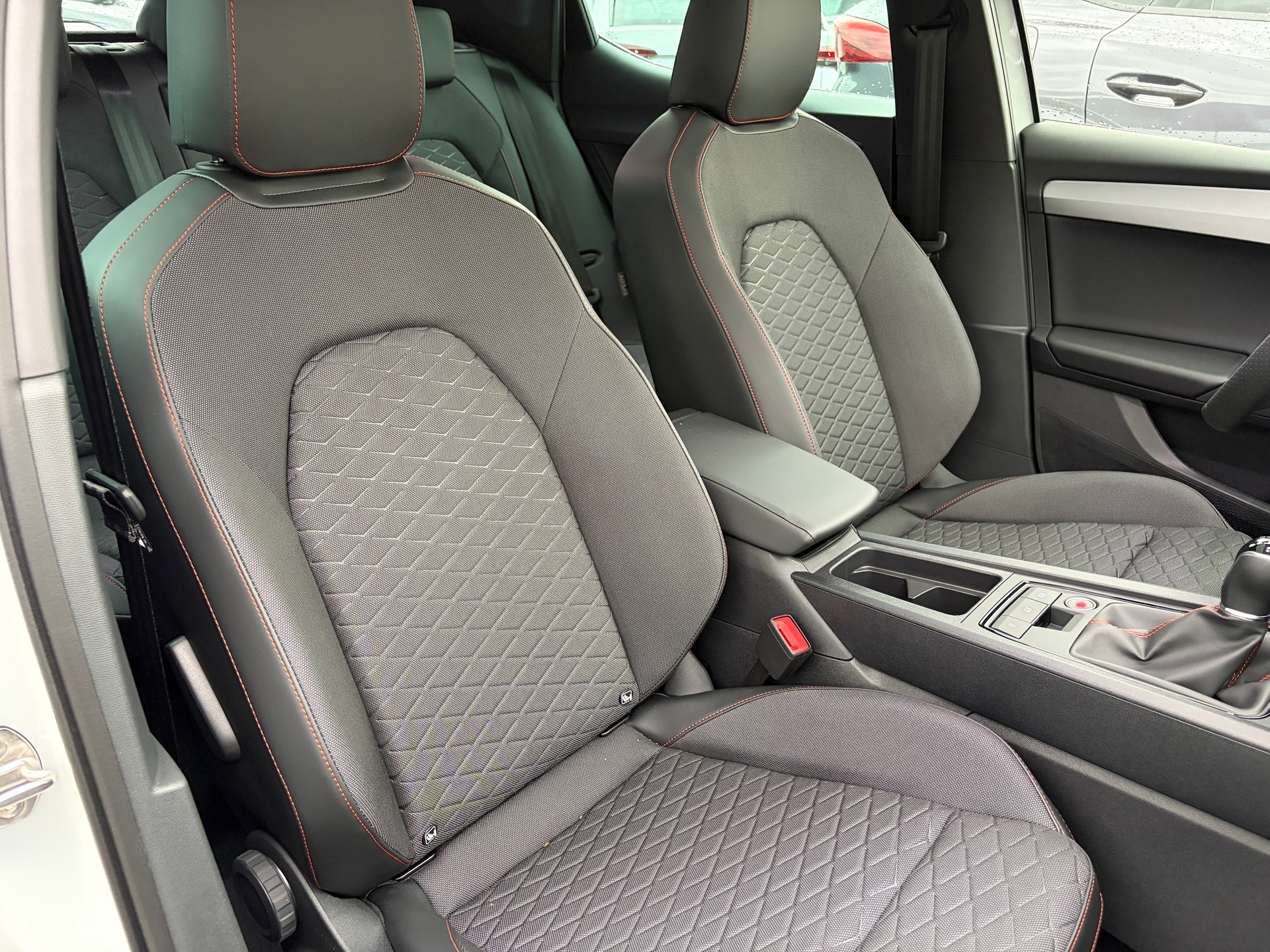 SEAT Leon 1.5 TSI FR *10 JAHRE HERSTELLERGARANTIE*-image-12