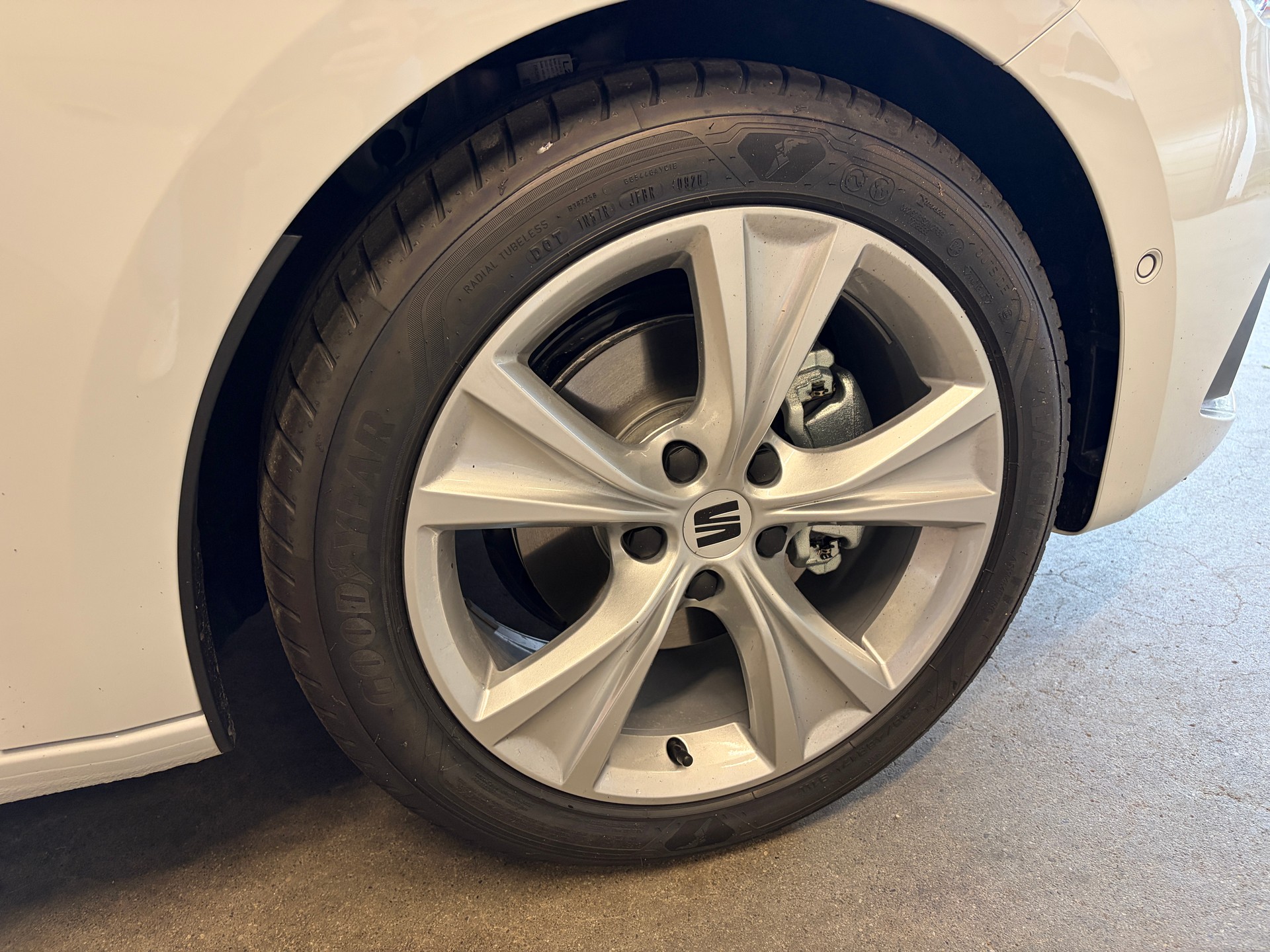 SEAT Leon 1.5 TSI FR *10 JAHRE HERSTELLERGARANTIE*-showroom-element-2