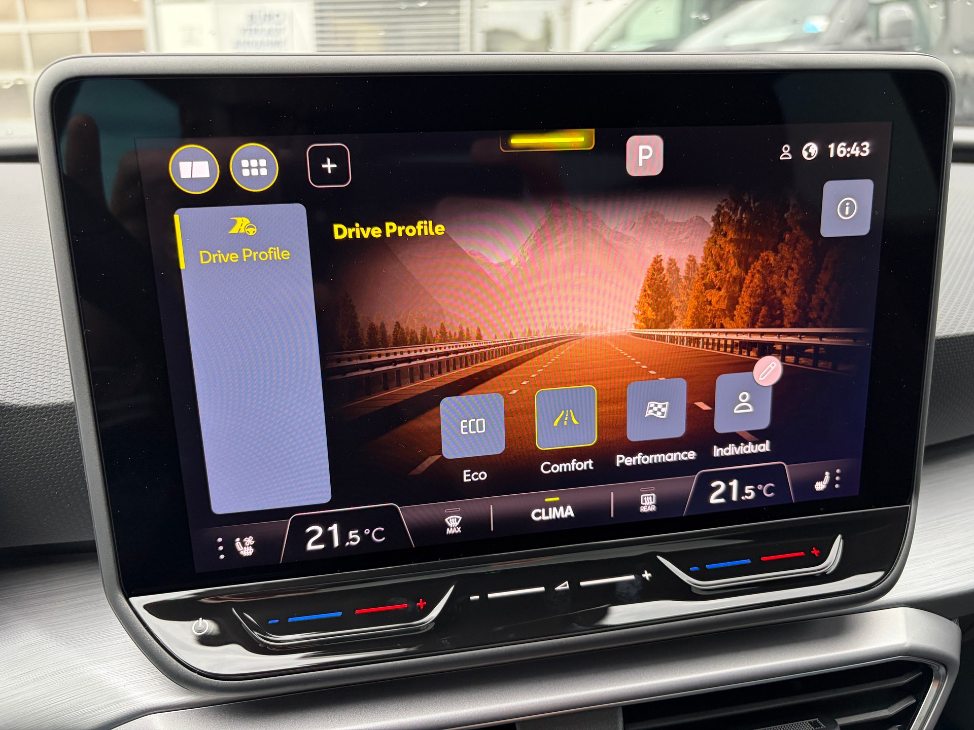SEAT Leon 1.5 TSI FR *10 JAHRE HERSTELLERGARANTIE*-image-9