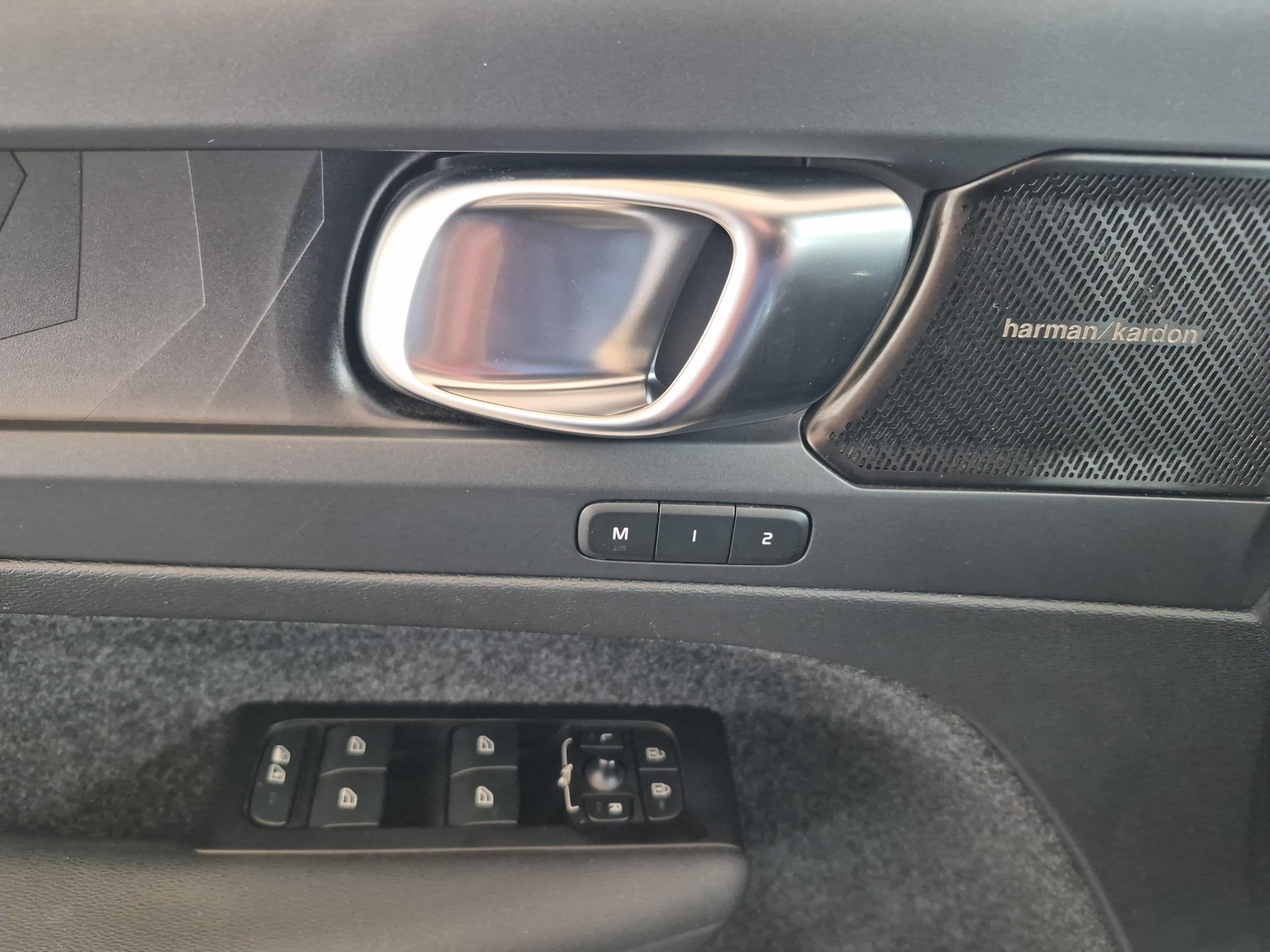 VOLVO C40 P8 Twin Recharge AWD / ab 0,99% Leasing bei Abschluss einer Protect Autoversicherung-image-16