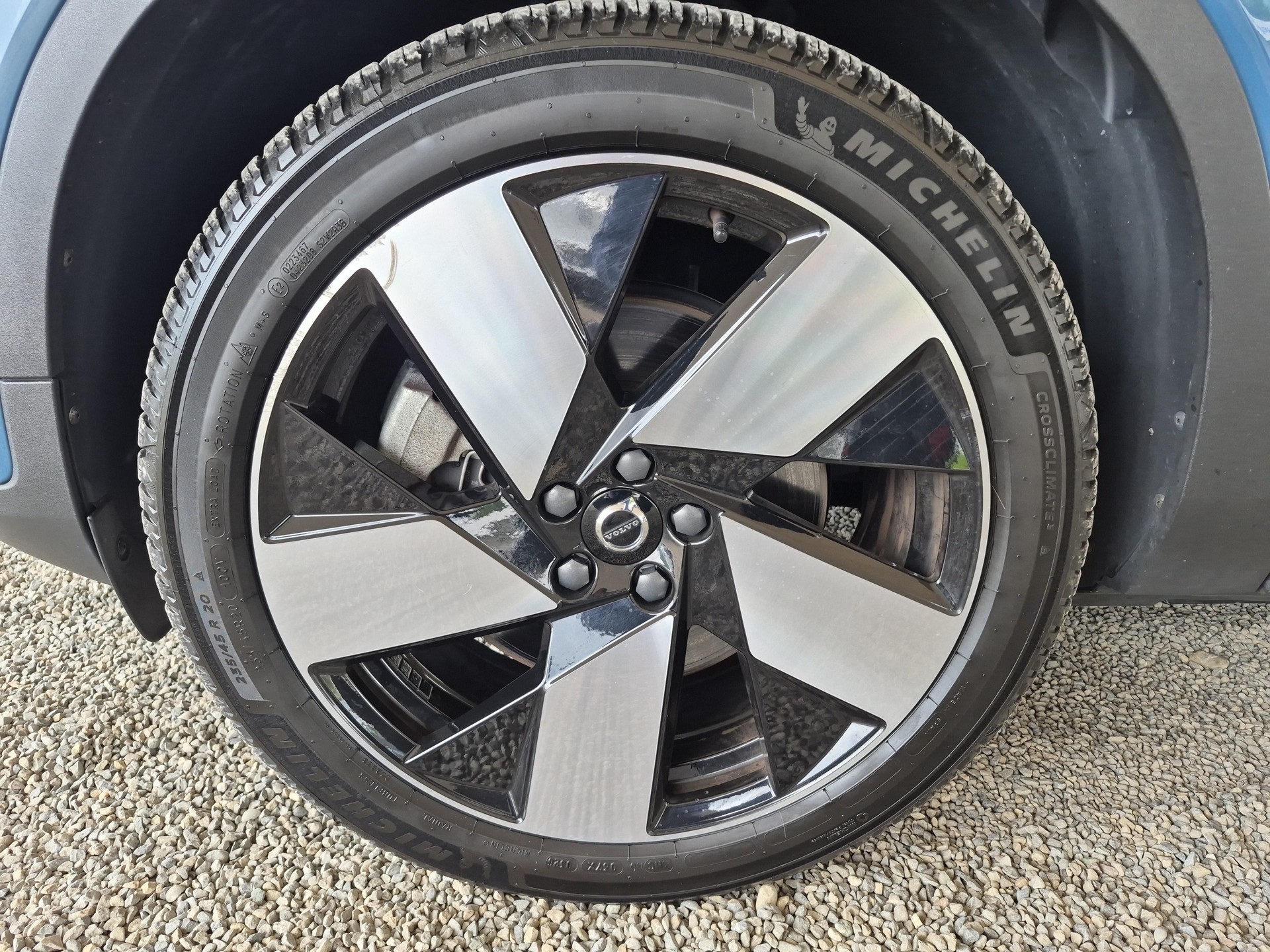 VOLVO C40 P8 Twin Recharge AWD / ab 0,99% Leasing bei Abschluss einer Protect Autoversicherung-image-18