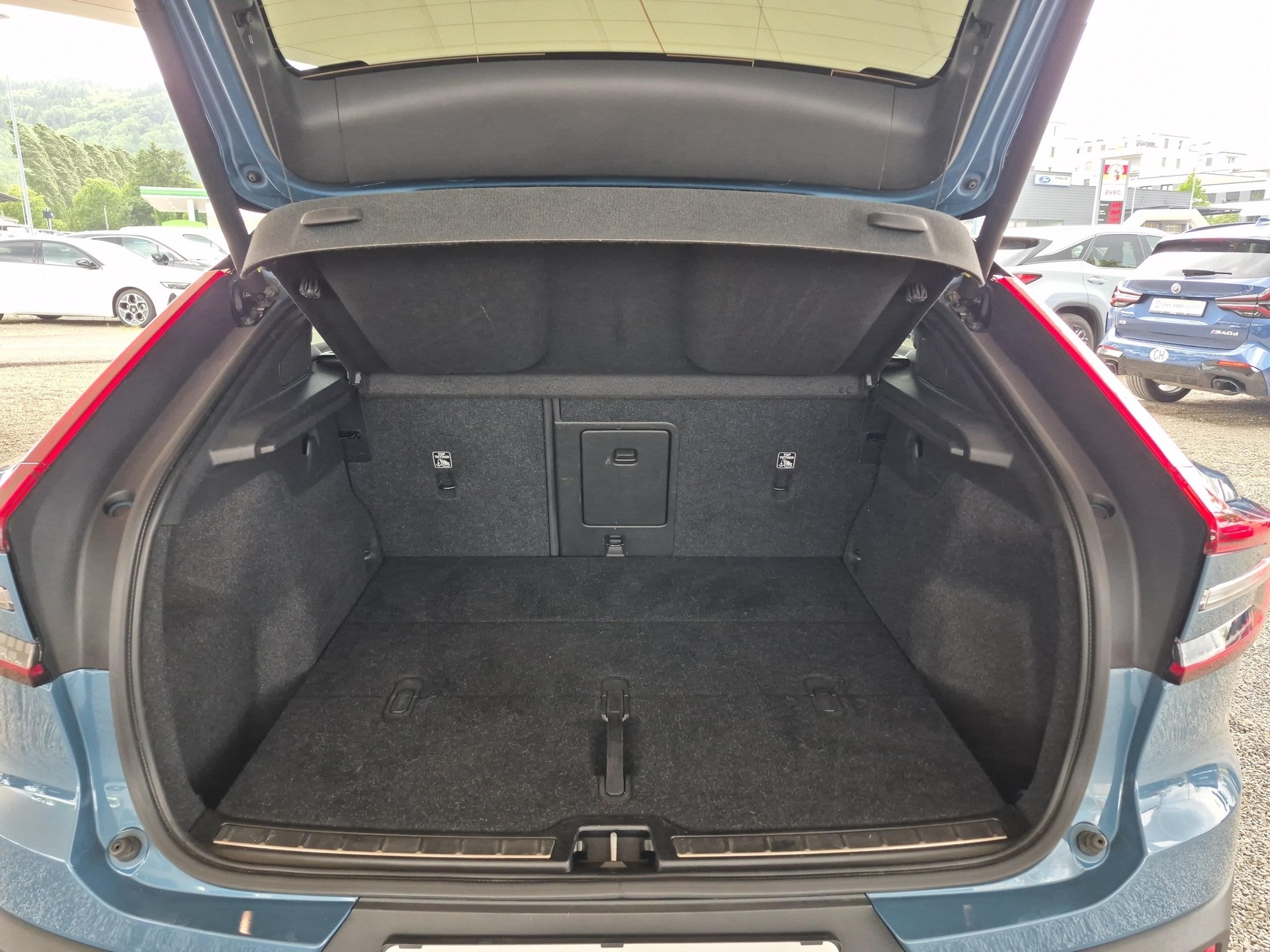 VOLVO C40 P8 Twin Recharge AWD / ab 0,99% Leasing bei Abschluss einer Protect Autoversicherung-image-11