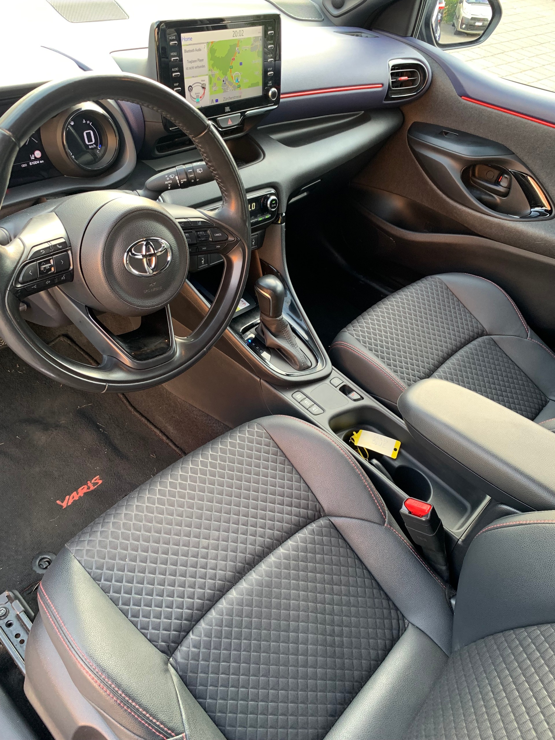 TOYOTA Yaris 1.5 Premiere Edition e-CVT-image-8